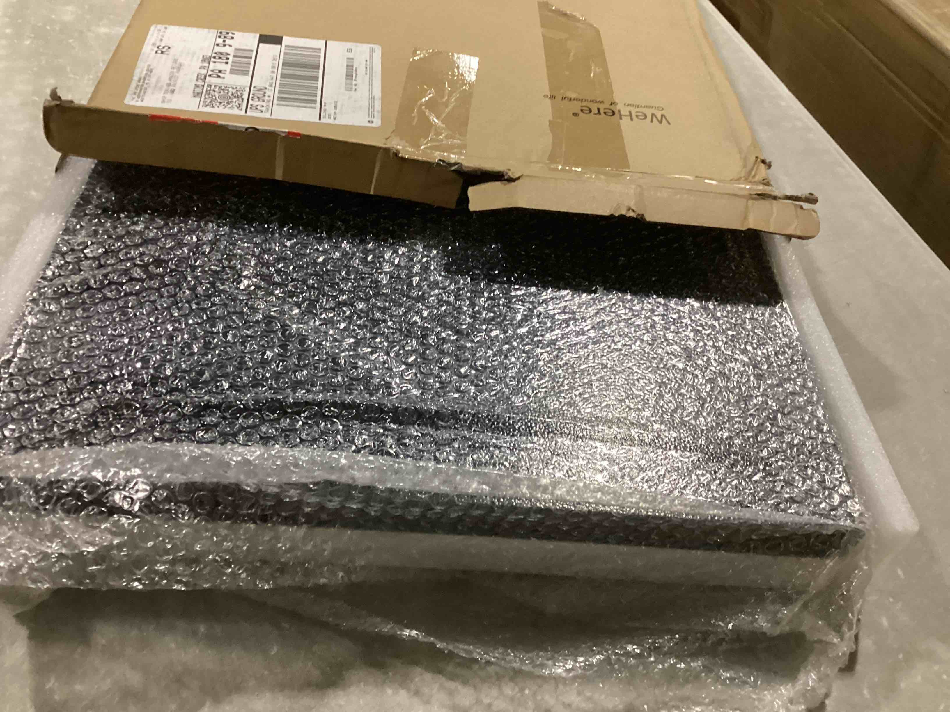 https://s3.amazonaws.com/lotting-images-prod/bidfta/PNK2543055_1747074593964.jpeg