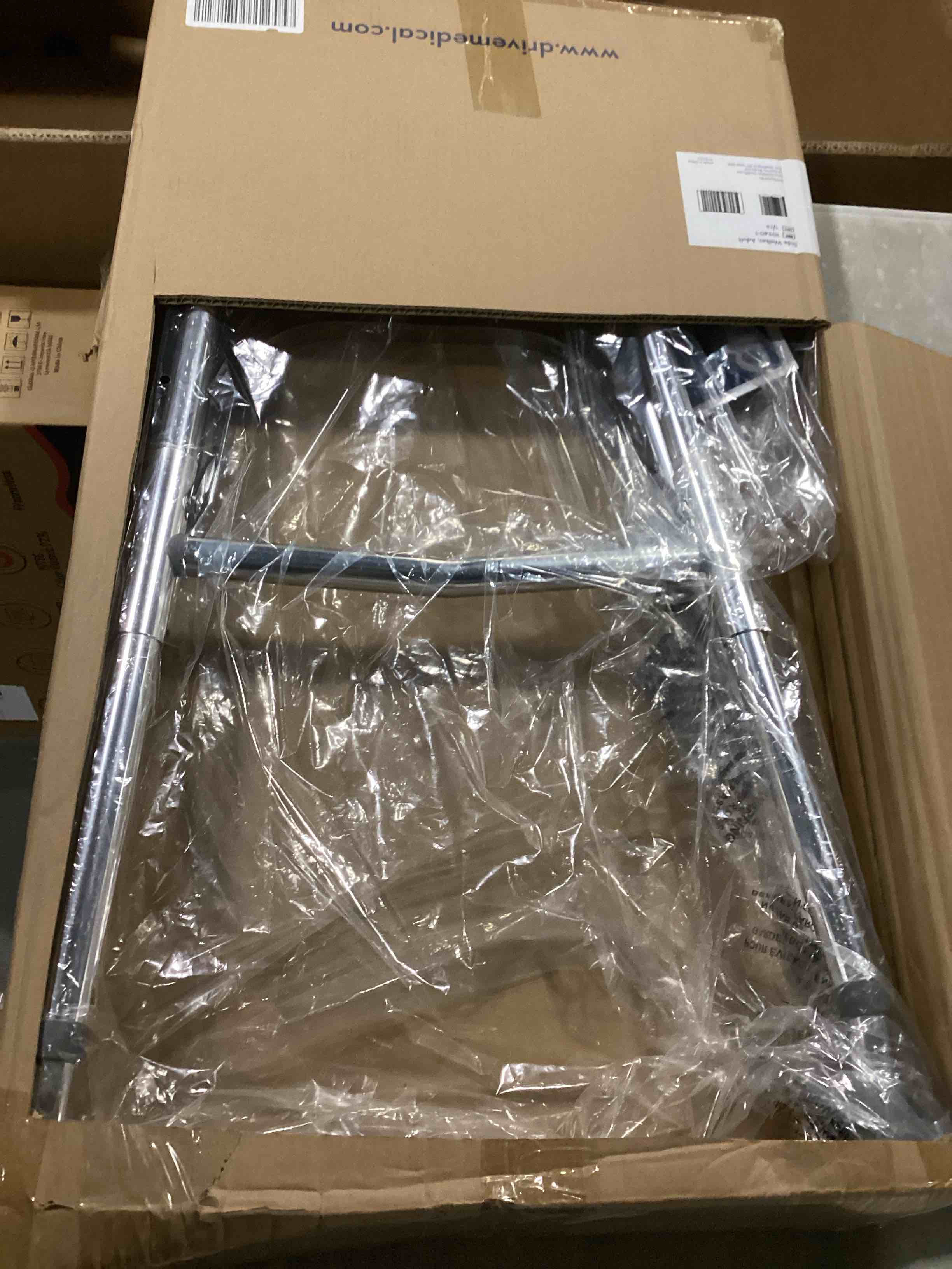 https://s3.amazonaws.com/lotting-images-prod/bidfta/PNK2543139_1747141796953.jpeg