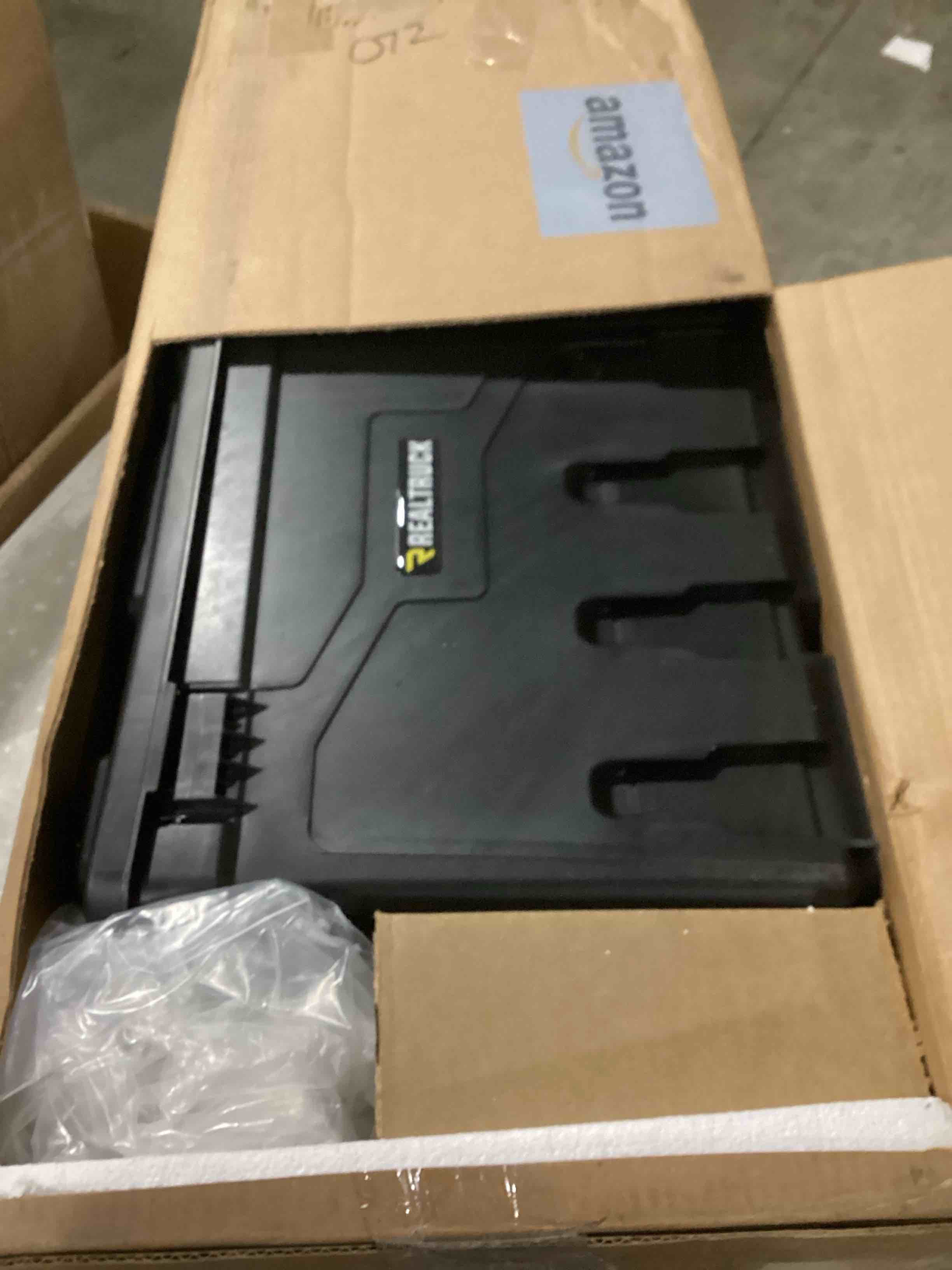 https://s3.amazonaws.com/lotting-images-prod/bidfta/PNK2543424_1747249831615.jpeg