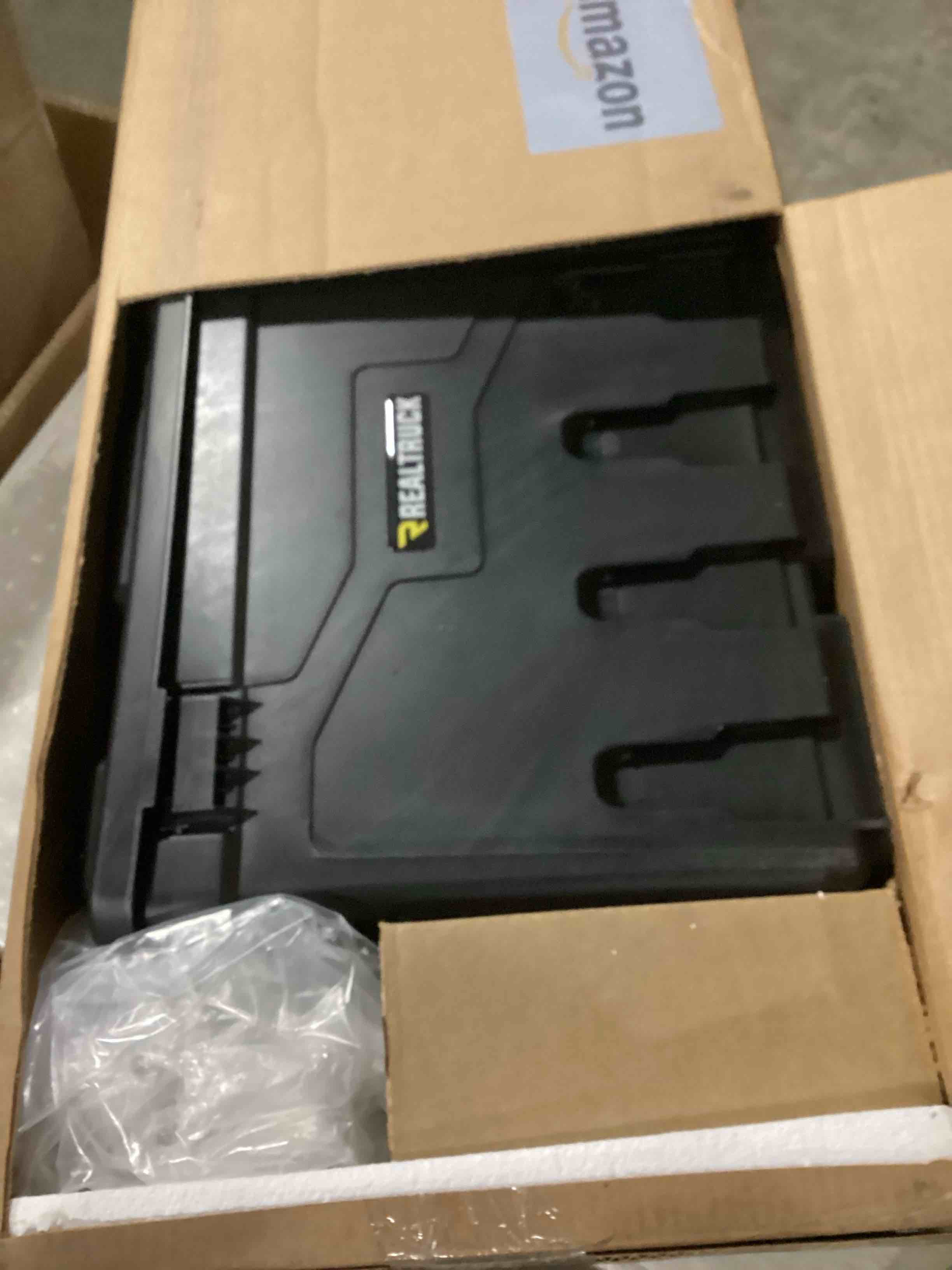 https://s3.amazonaws.com/lotting-images-prod/bidfta/PNK2543424_1747249832380.jpeg