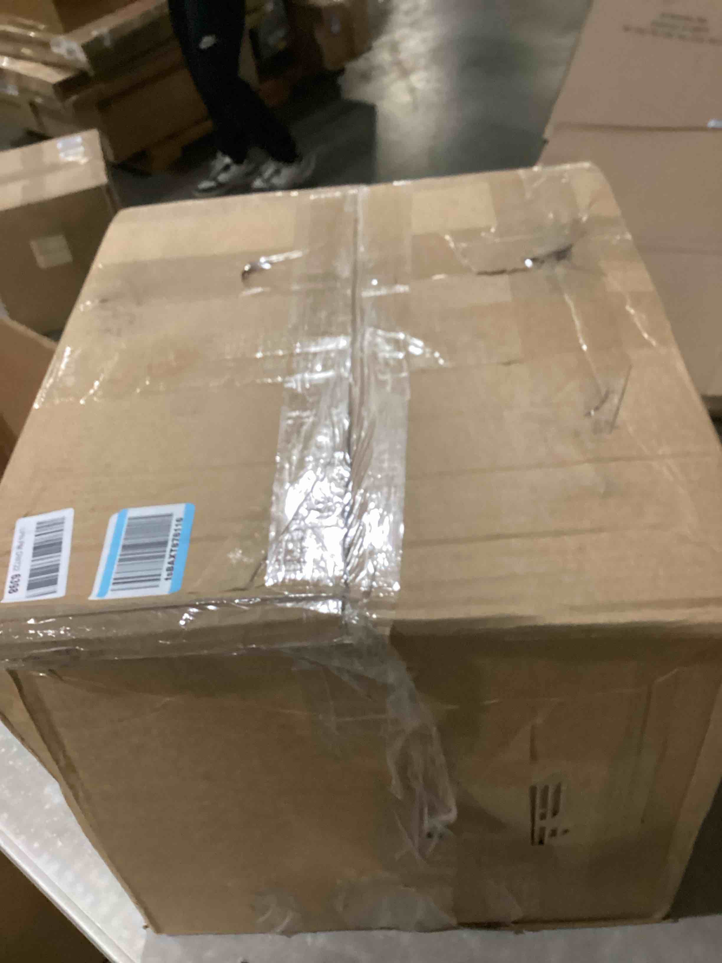 https://s3.amazonaws.com/lotting-images-prod/bidfta/PNK2543903_1747657716086.jpeg