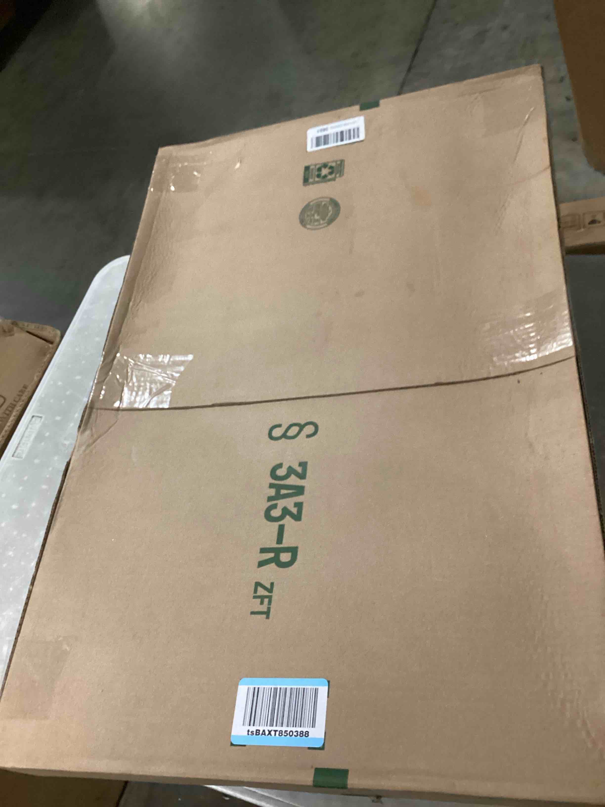 https://s3.amazonaws.com/lotting-images-prod/bidfta/PNK2543905_1747659599755.jpeg