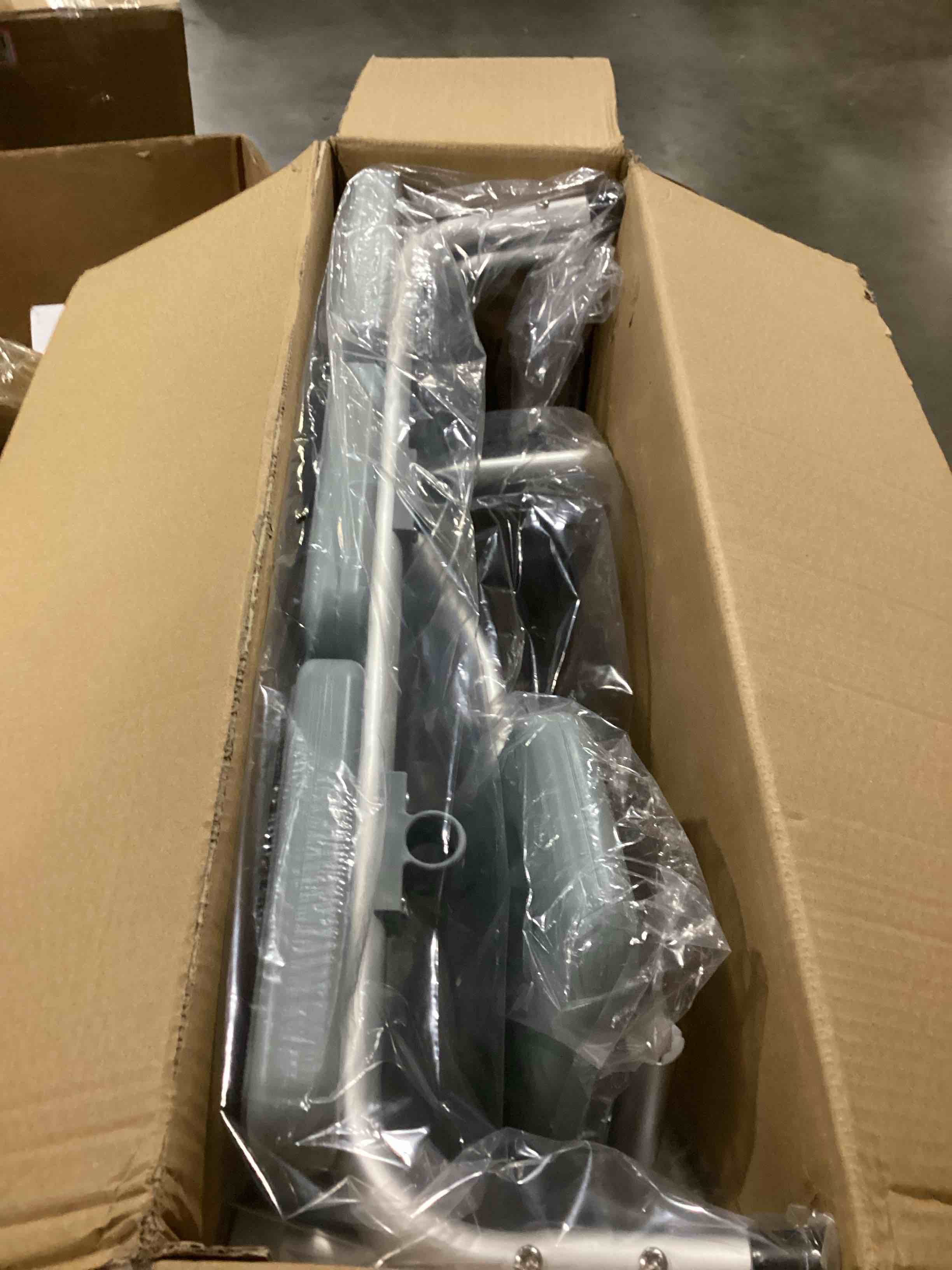 https://s3.amazonaws.com/lotting-images-prod/bidfta/PNK2543913_1747660508571.jpeg