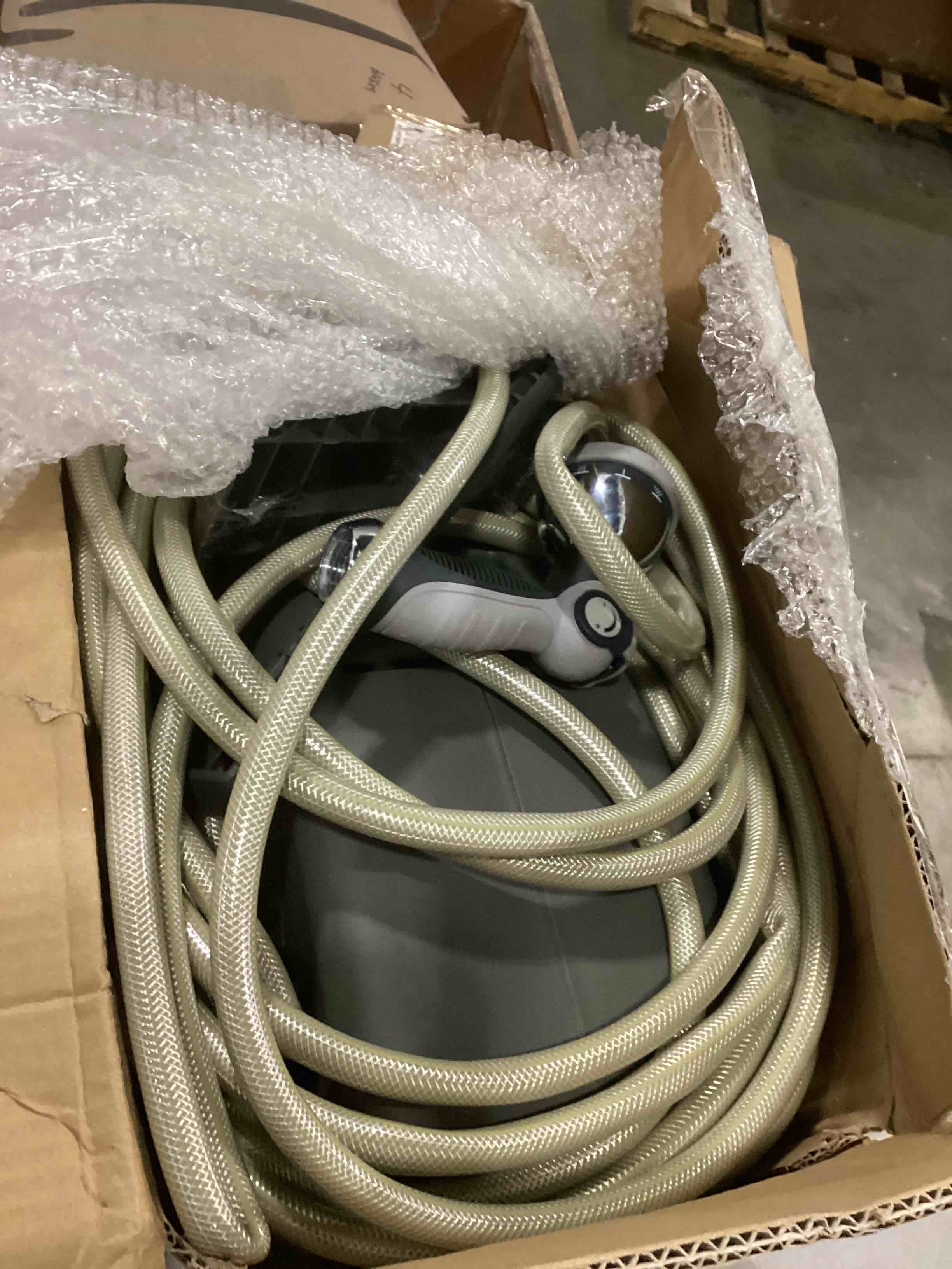 https://s3.amazonaws.com/lotting-images-prod/bidfta/PNK2545467_1748452686927.jpeg