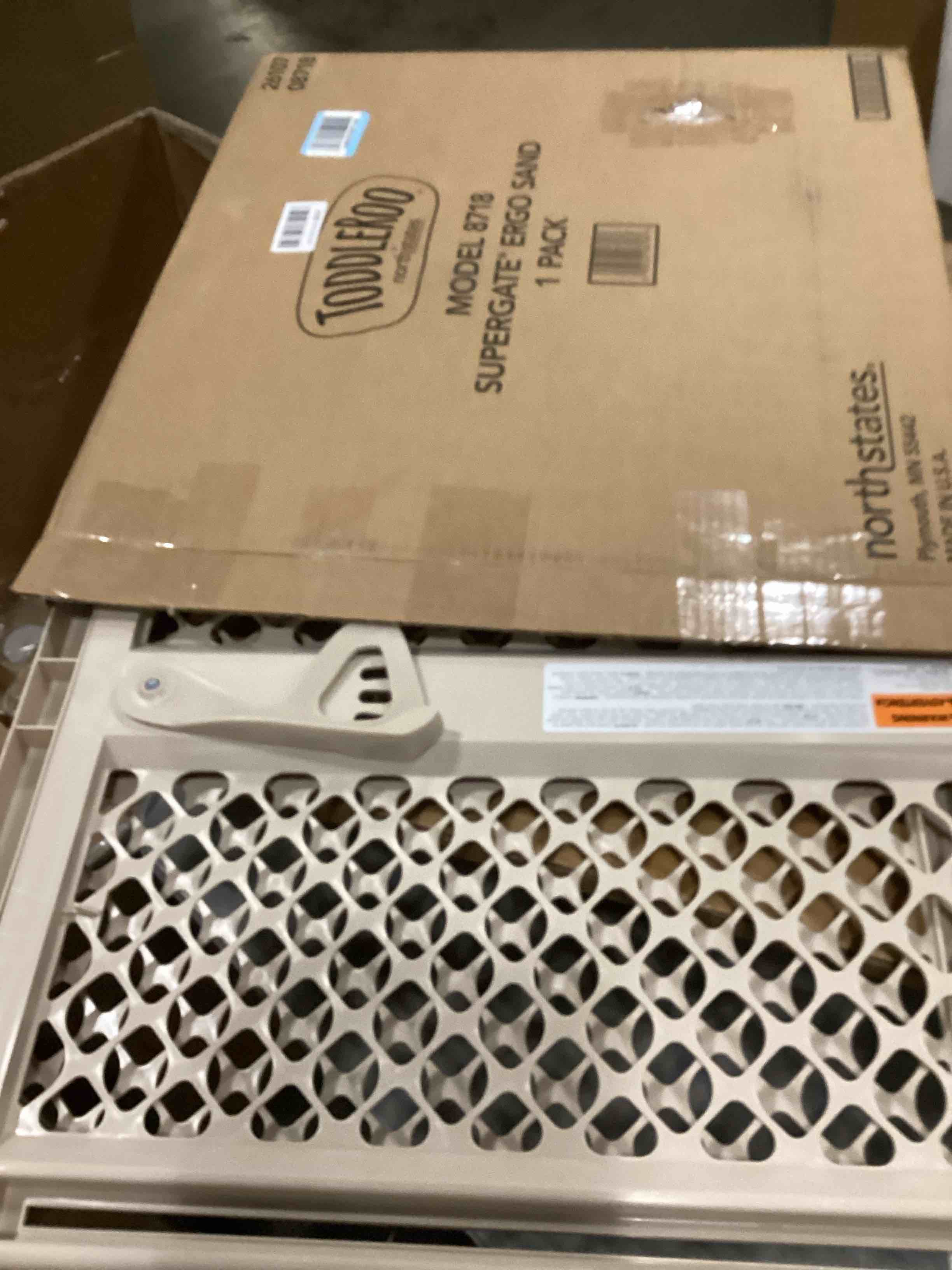 https://s3.amazonaws.com/lotting-images-prod/bidfta/PNK2545526_1748520339796.jpeg