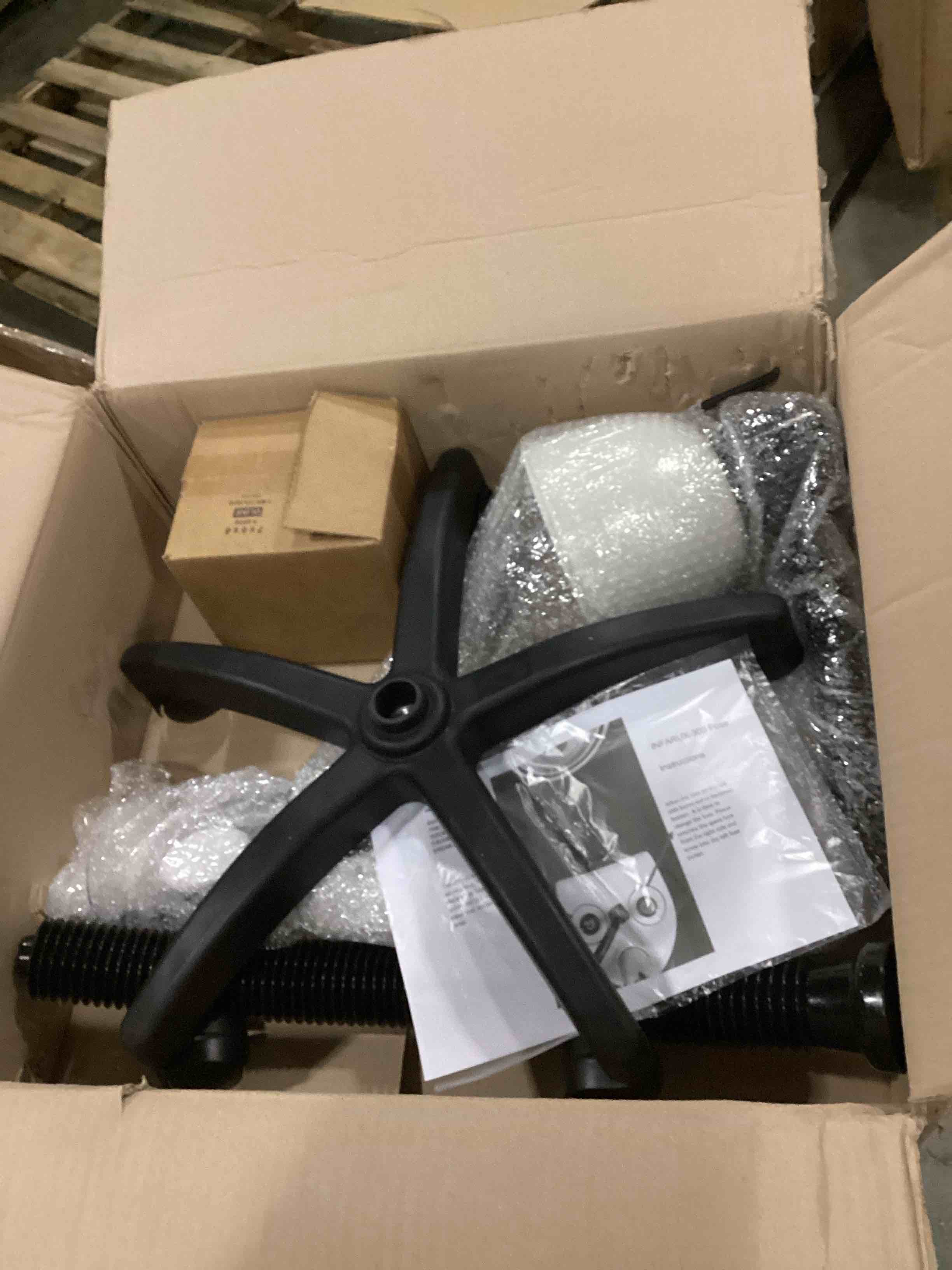 https://s3.amazonaws.com/lotting-images-prod/bidfta/PNK2547092_1749729678550.jpeg