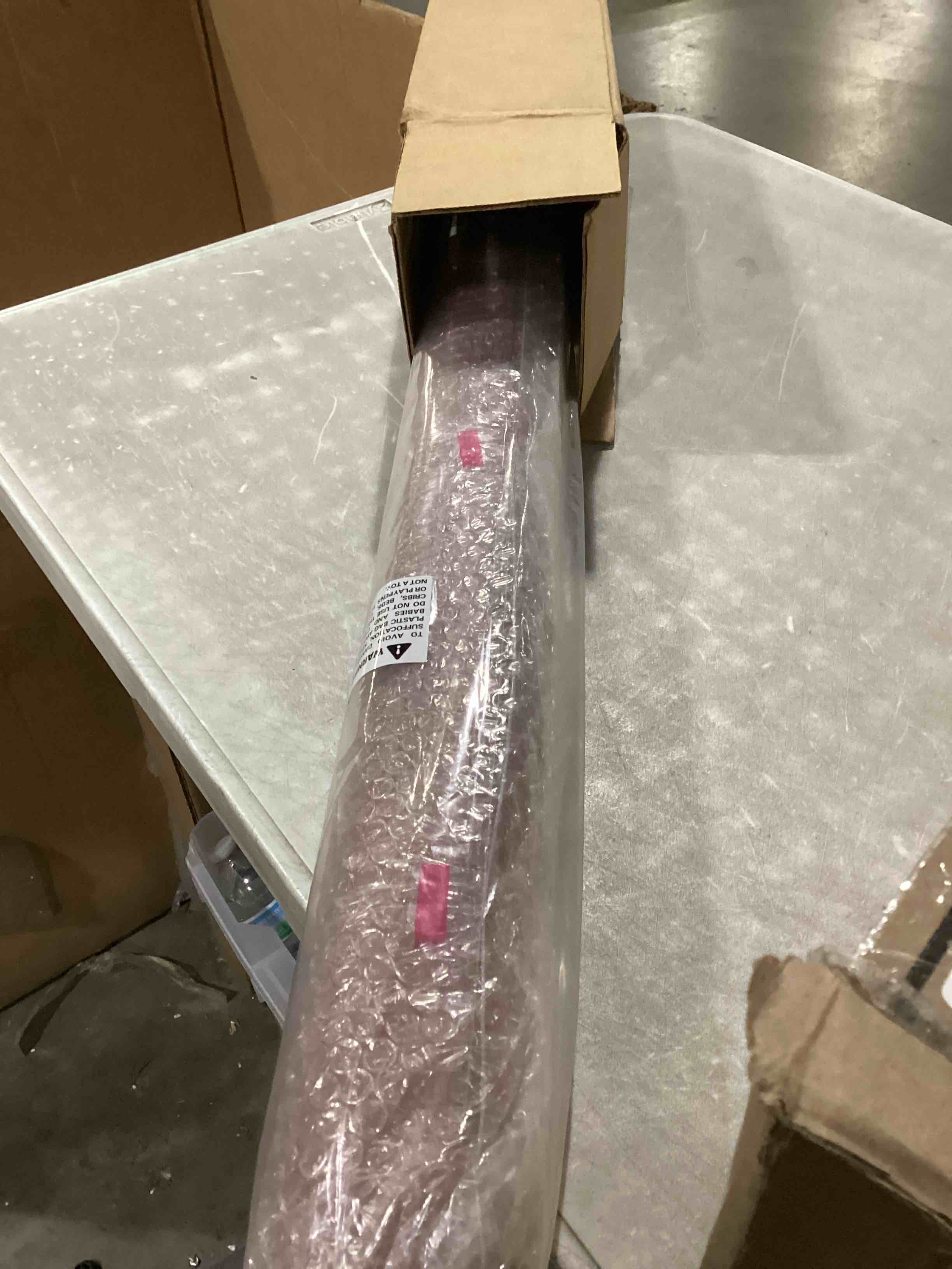 https://s3.amazonaws.com/lotting-images-prod/bidfta/PNK2548147_1748540416485.jpeg