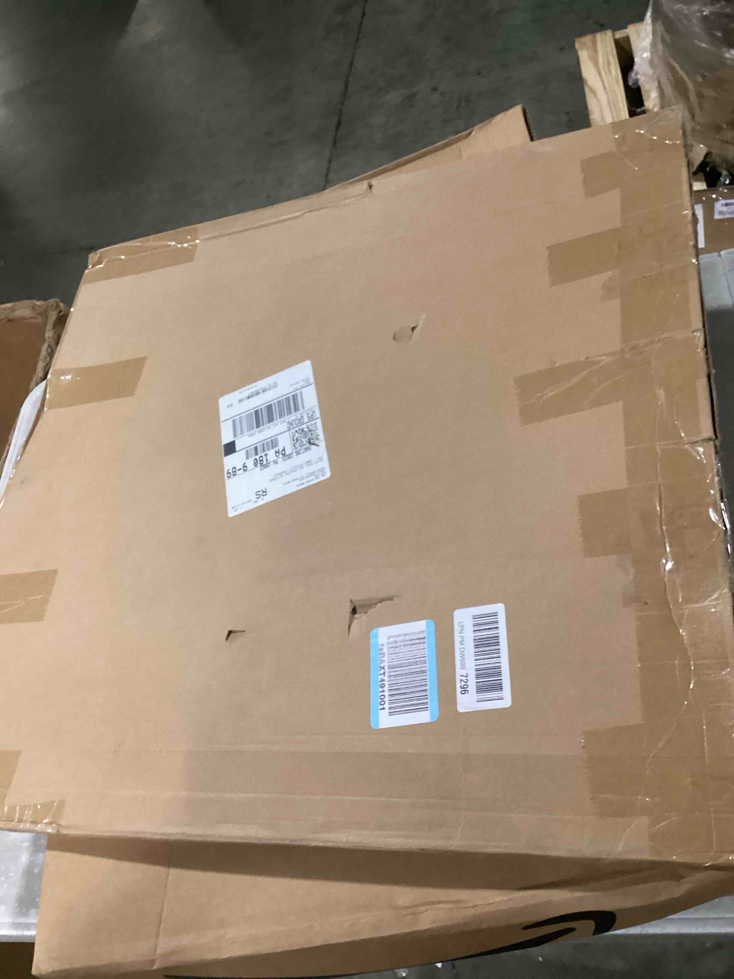 Condition photo showing Good Condition for Tandefio 2 Pcs Dog Crate Divider Panel Metal Pets Divider Panel Dog Crate for Pets(42 Inches)