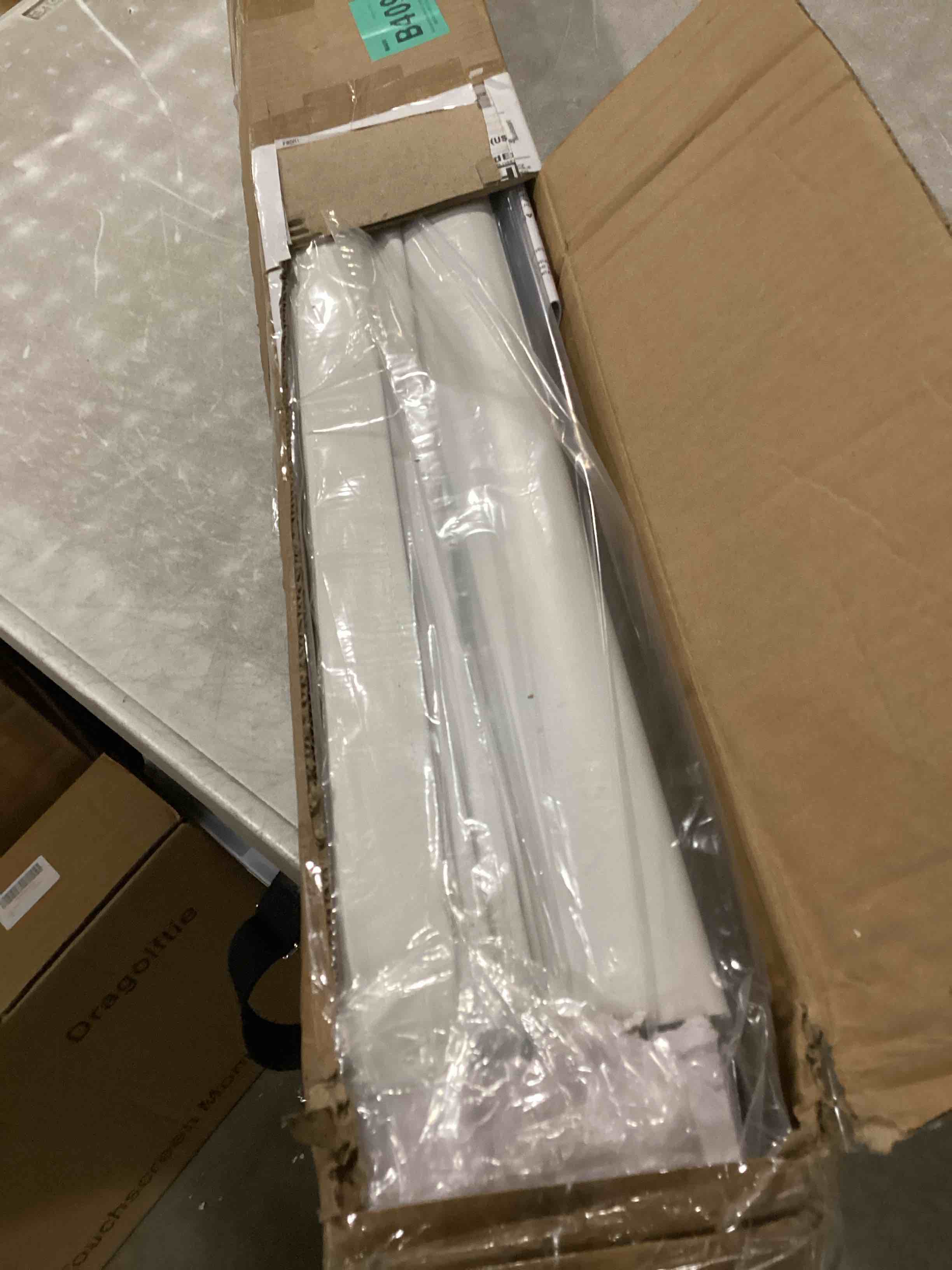https://s3.amazonaws.com/lotting-images-prod/bidfta/PNK2549781_1750077848007.jpeg