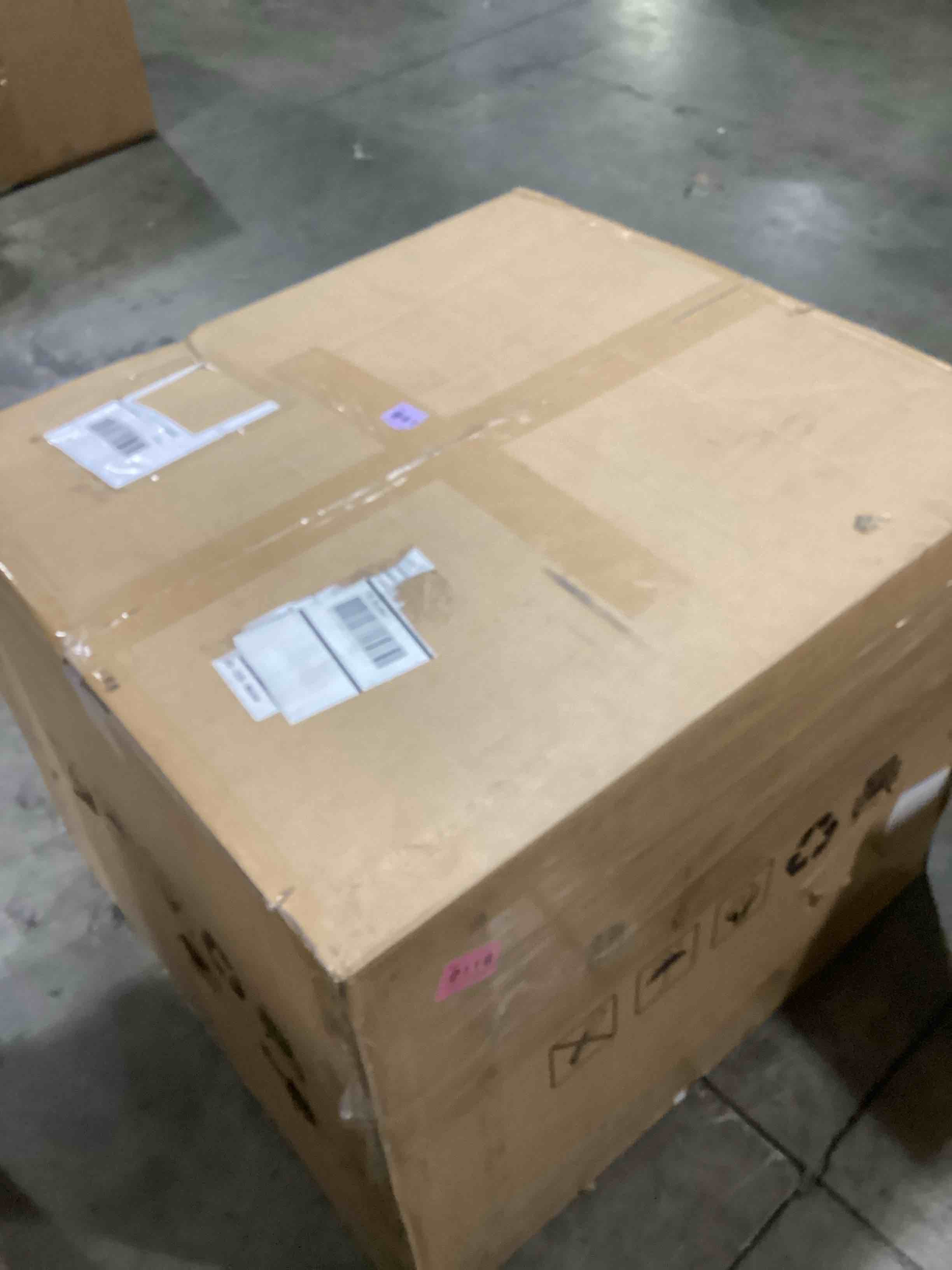 https://s3.amazonaws.com/lotting-images-prod/bidfta/PNK2550189_1750259441498.jpeg