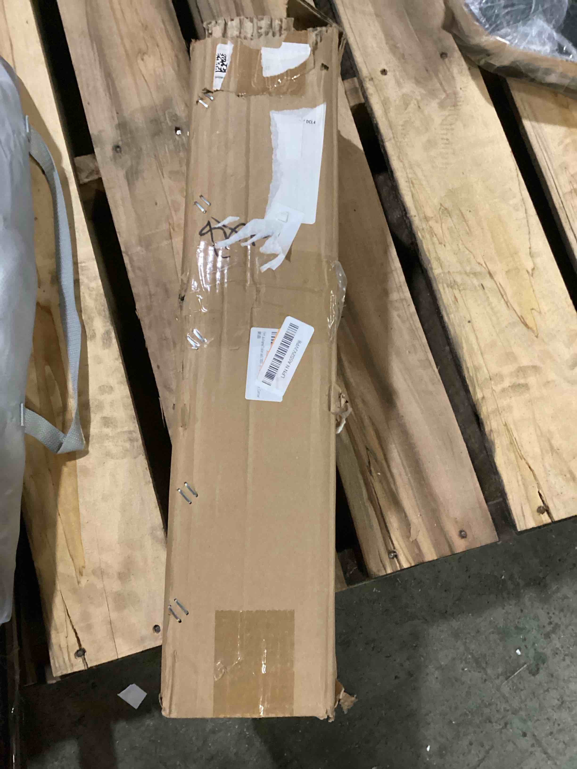 https://s3.amazonaws.com/lotting-images-prod/bidfta/PNK2550305_1750352746815.jpeg