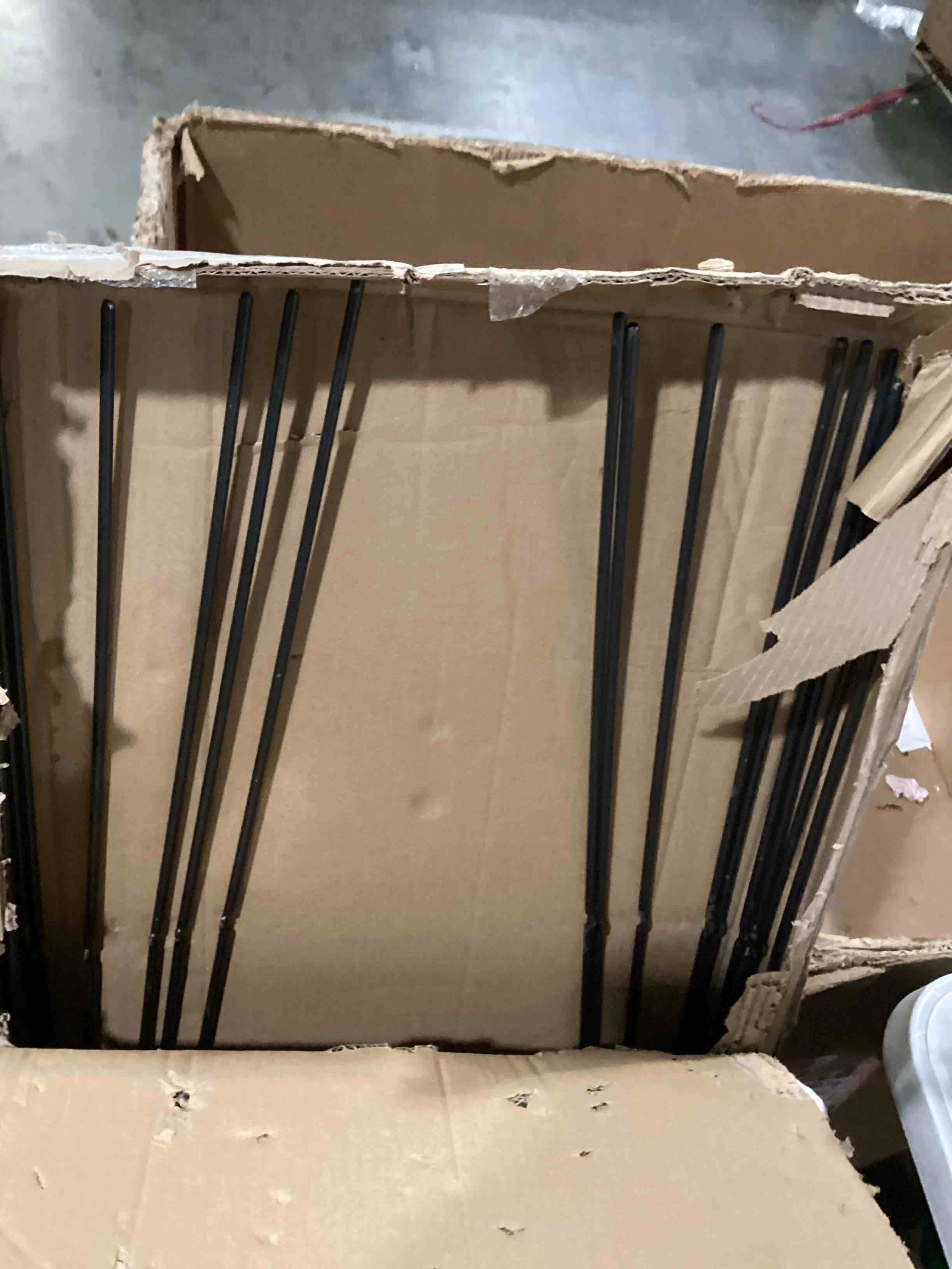 https://s3.amazonaws.com/lotting-images-prod/bidfta/PNK2550322_1750355368828.jpeg
