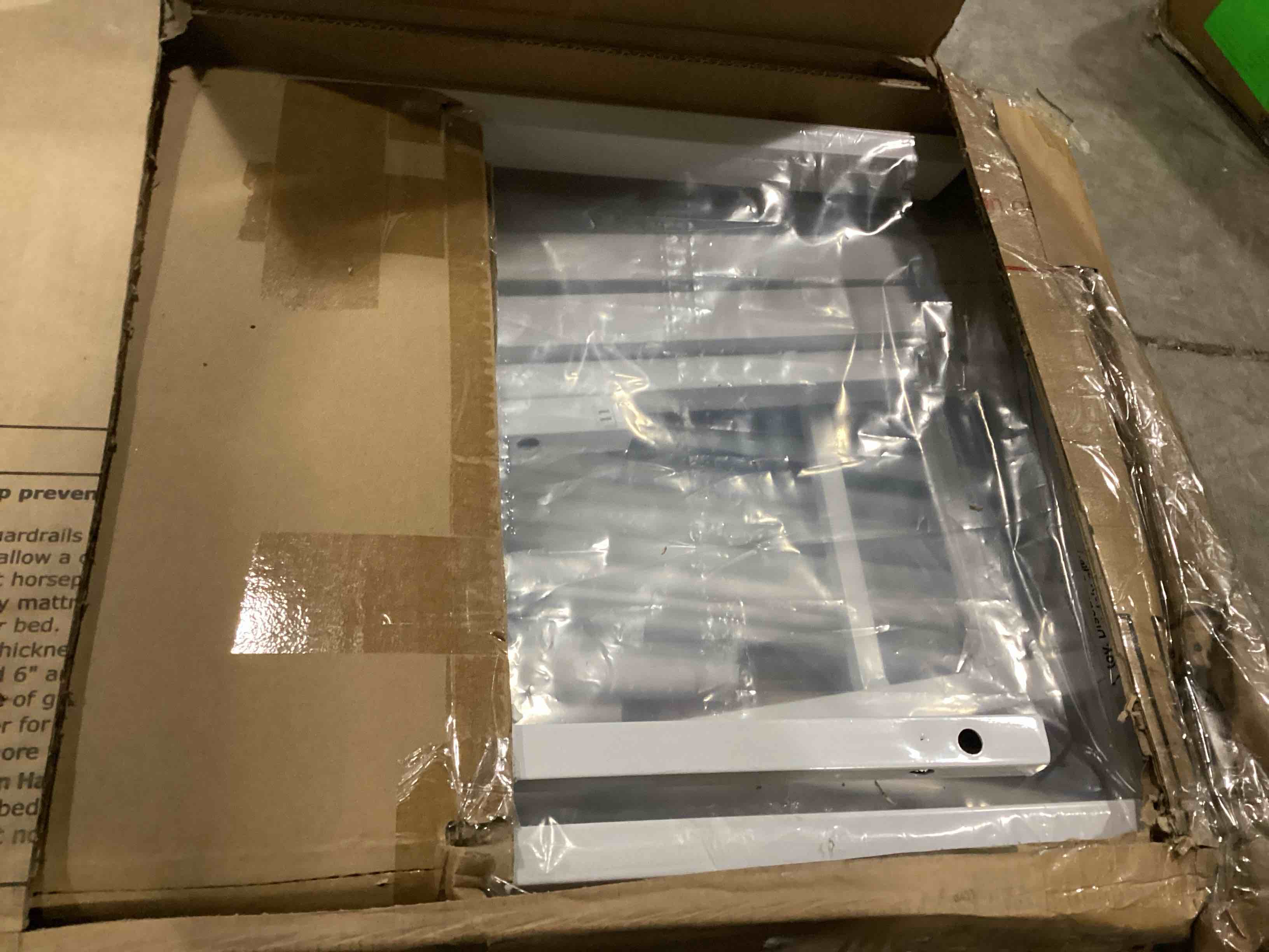 https://s3.amazonaws.com/lotting-images-prod/bidfta/PNK2550414_1750438339962.jpeg