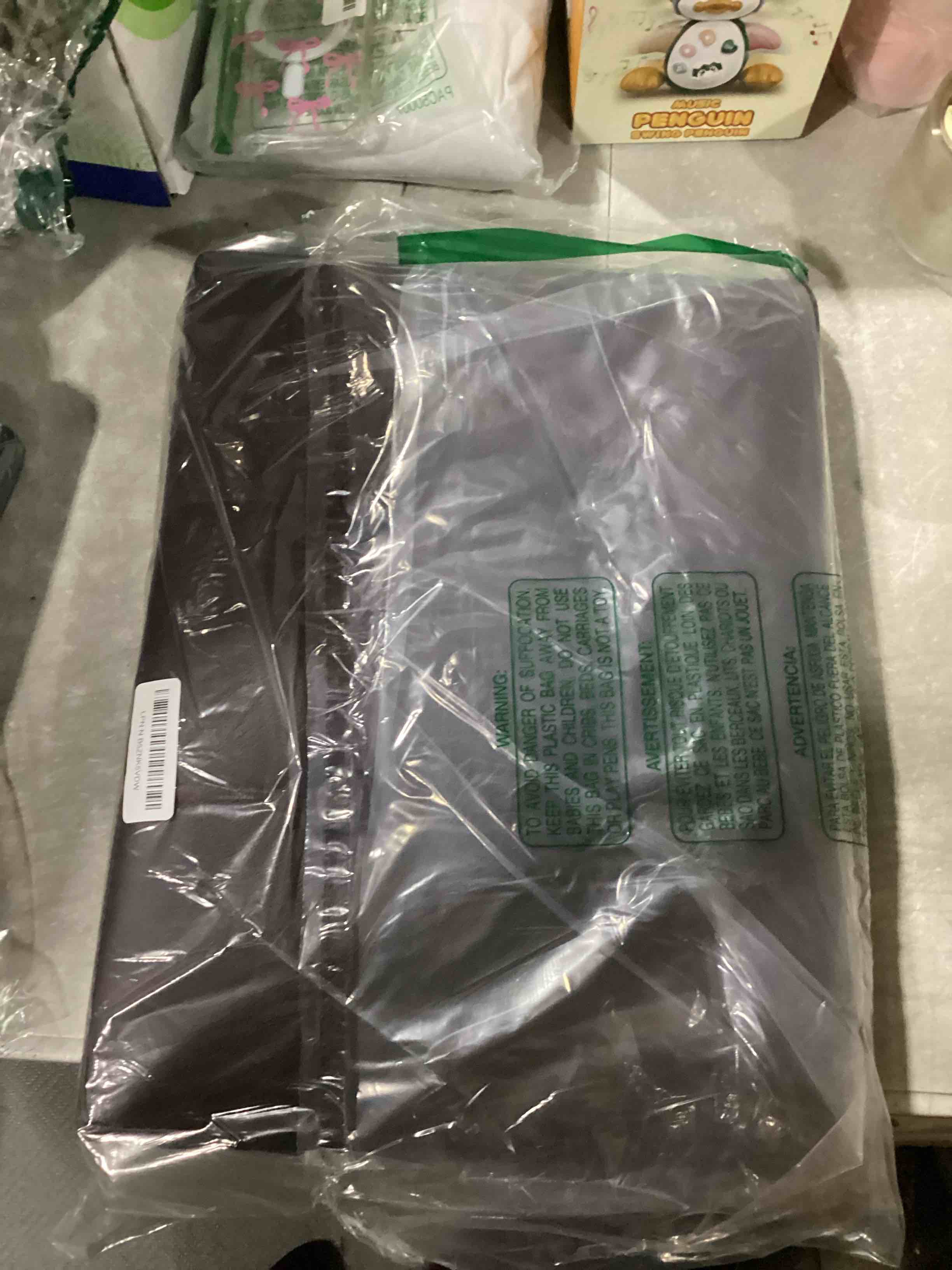 https://s3.amazonaws.com/lotting-images-prod/bidfta/PNK2550471_1750680901853.jpeg