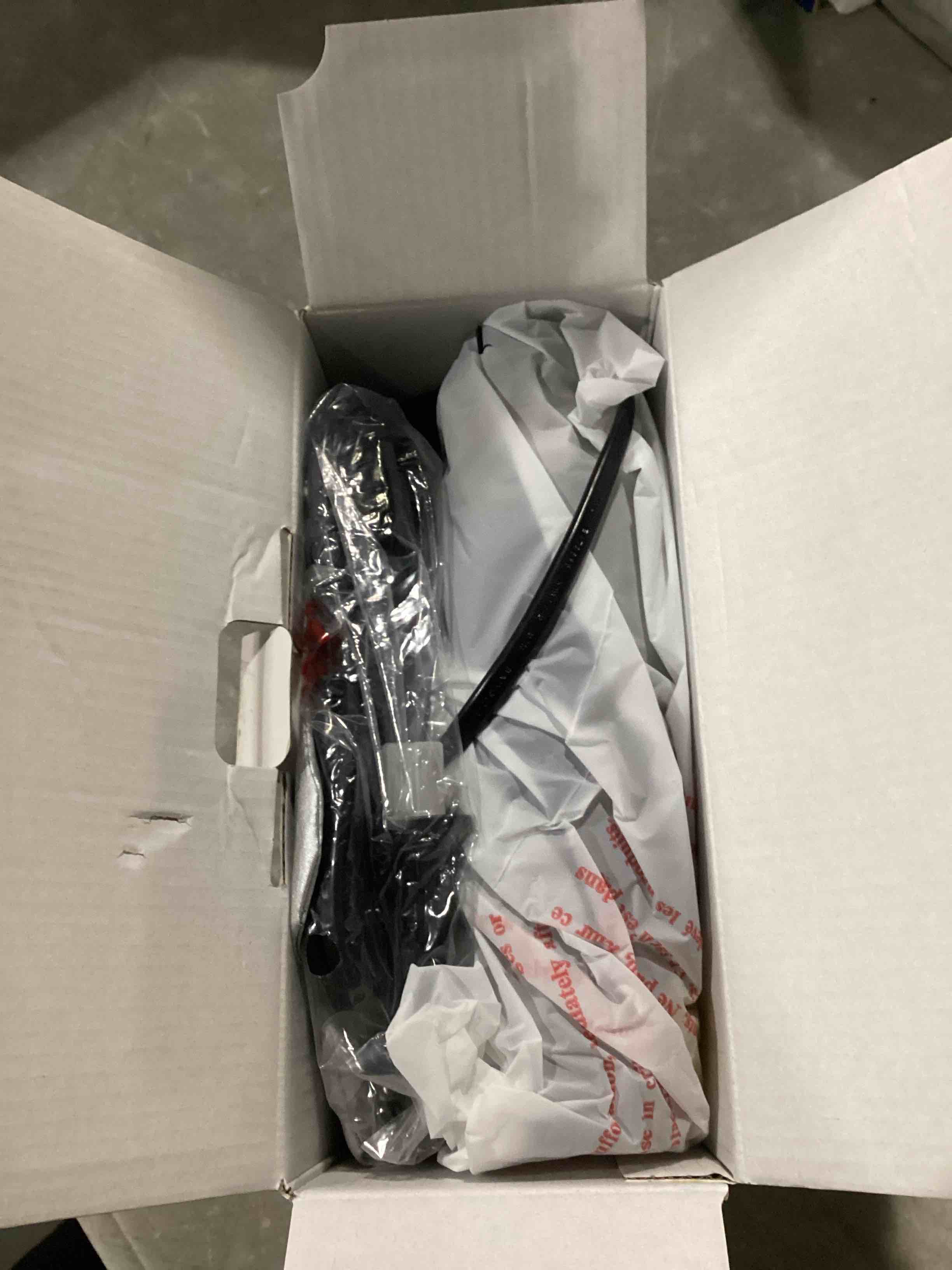 https://s3.amazonaws.com/lotting-images-prod/bidfta/PNK2550477_1750681231947.jpeg