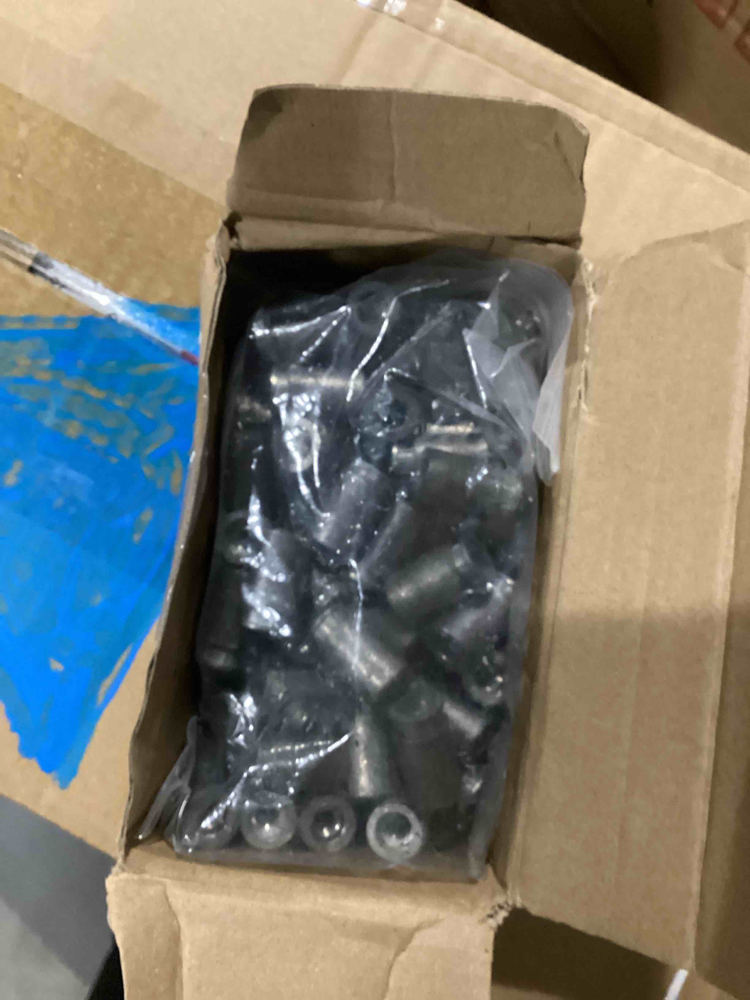 https://s3.amazonaws.com/lotting-images-prod/bidfta/PNK2550540_1750688400574.jpeg