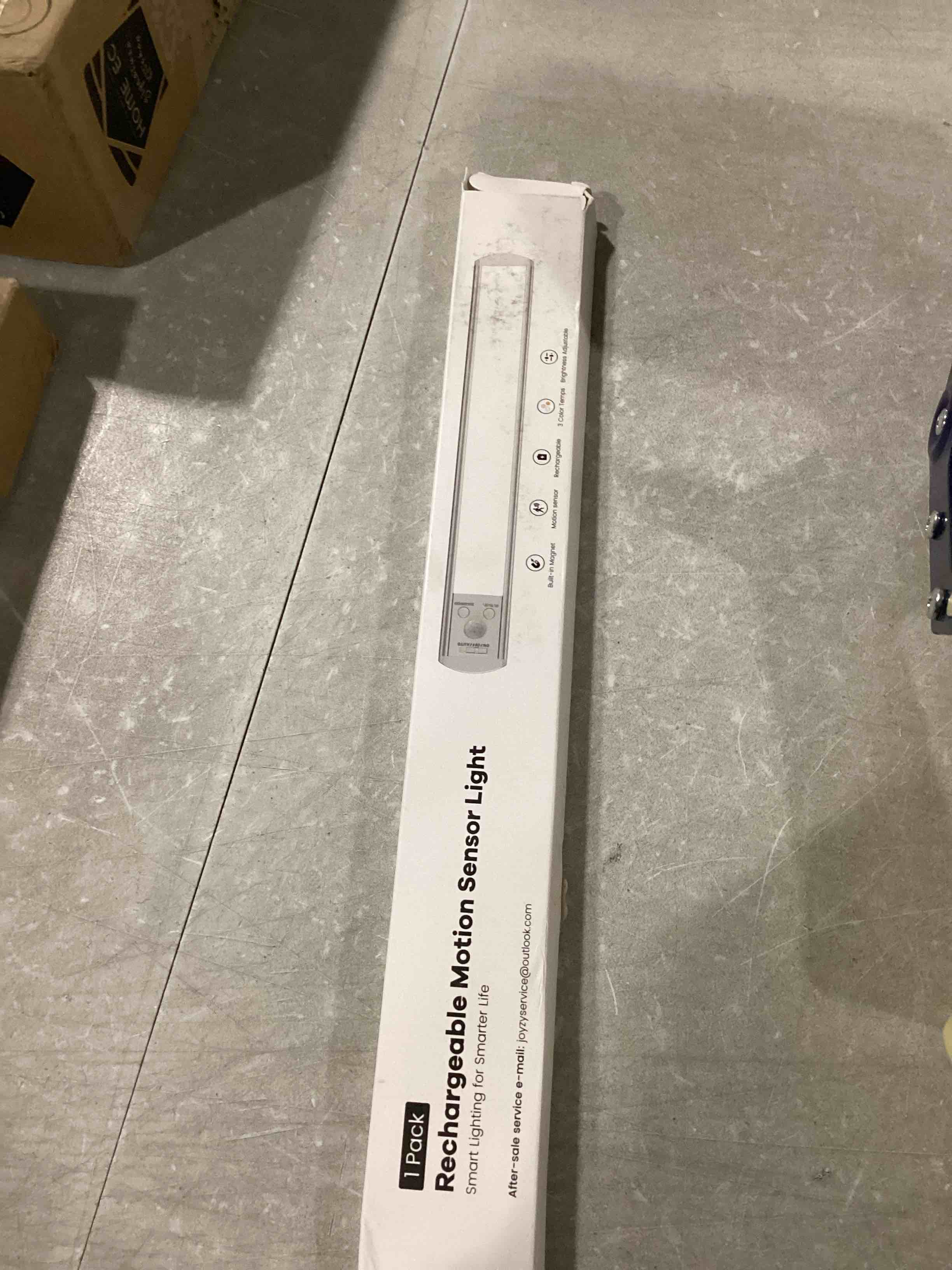 https://s3.amazonaws.com/lotting-images-prod/bidfta/PNK2550584_1750692812637.jpeg
