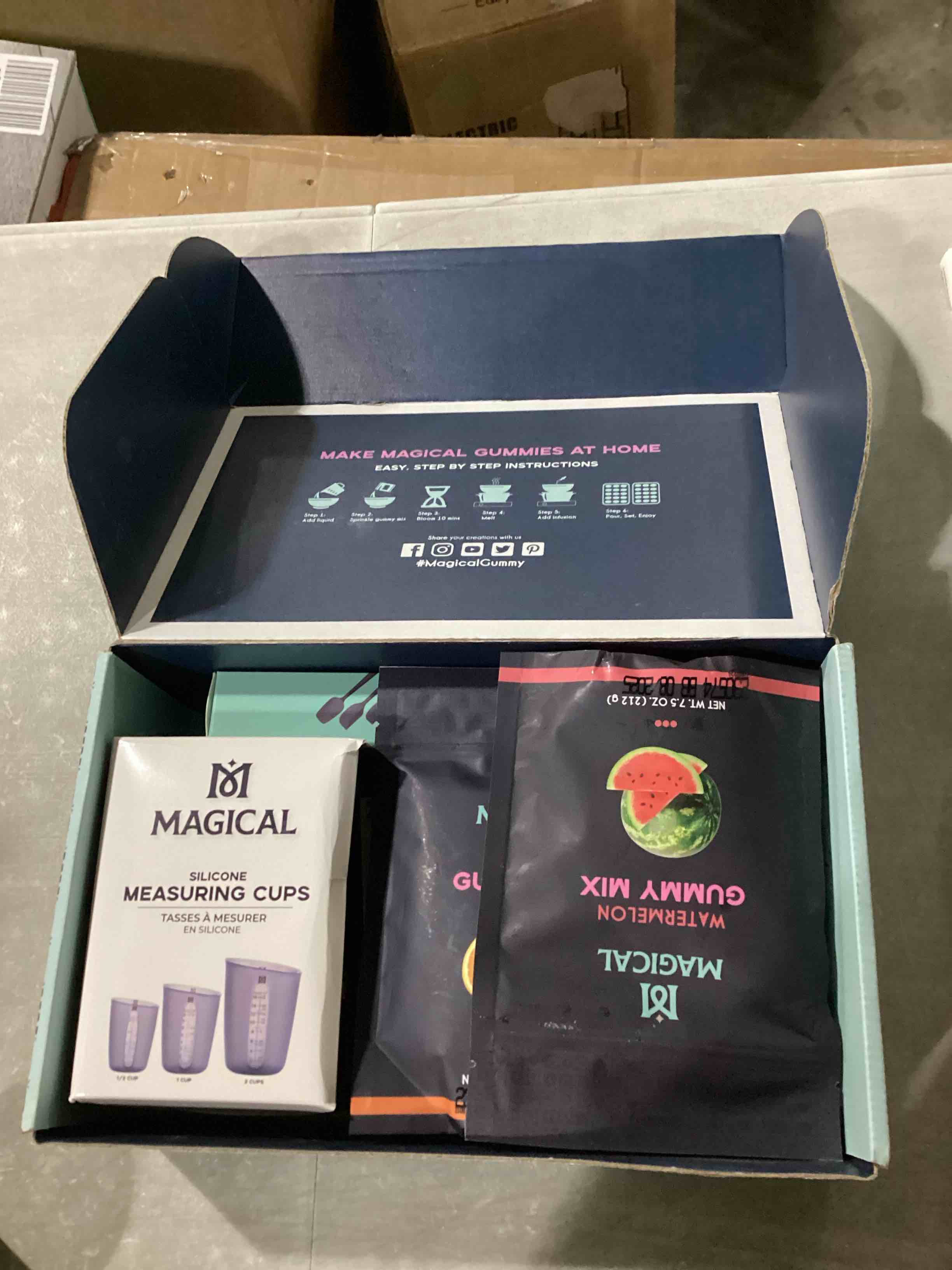 https://s3.amazonaws.com/lotting-images-prod/bidfta/PNK2552917_1745591412068.jpeg