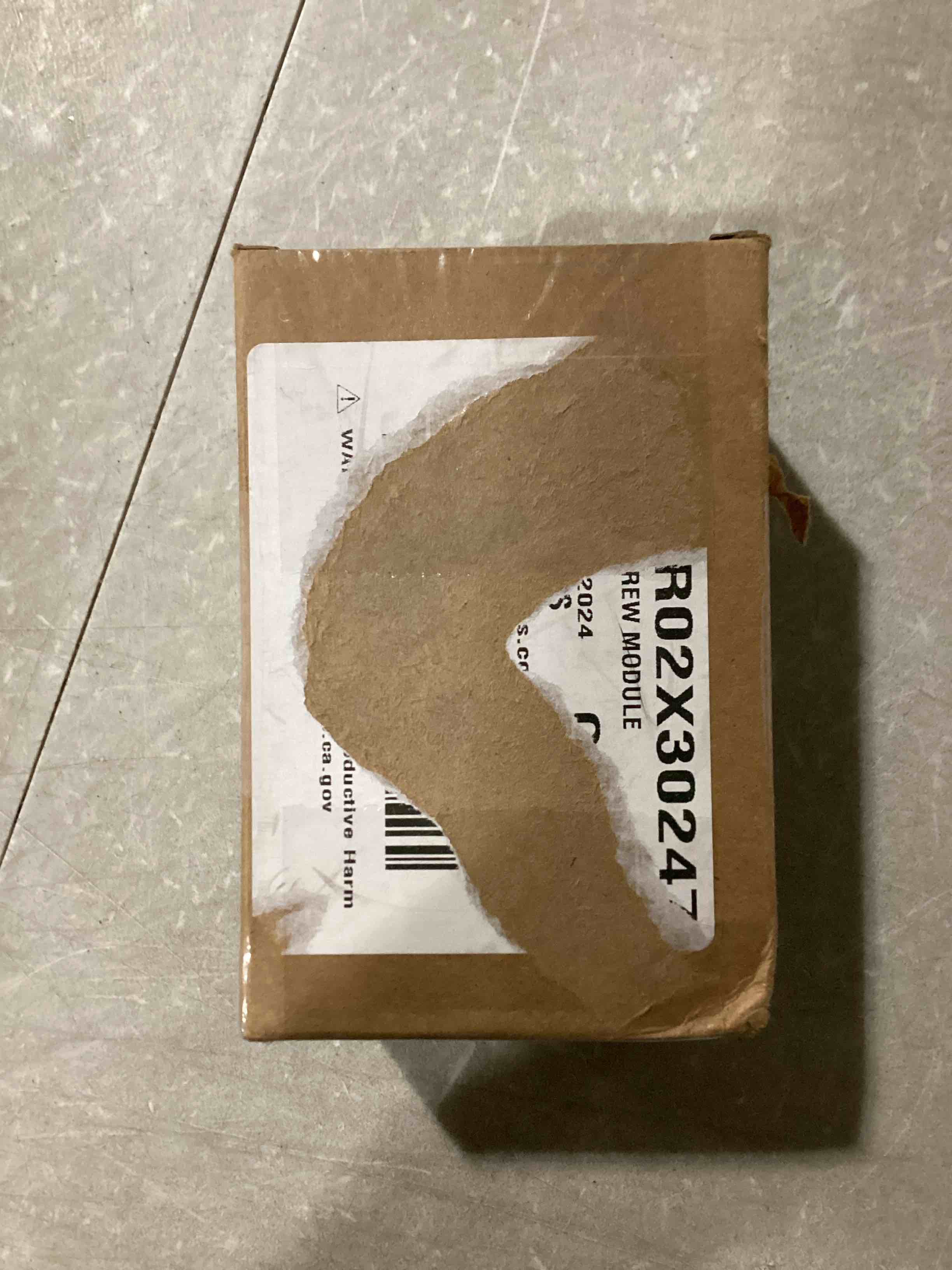 https://s3.amazonaws.com/lotting-images-prod/bidfta/PNK2552933_1745592600391.jpeg