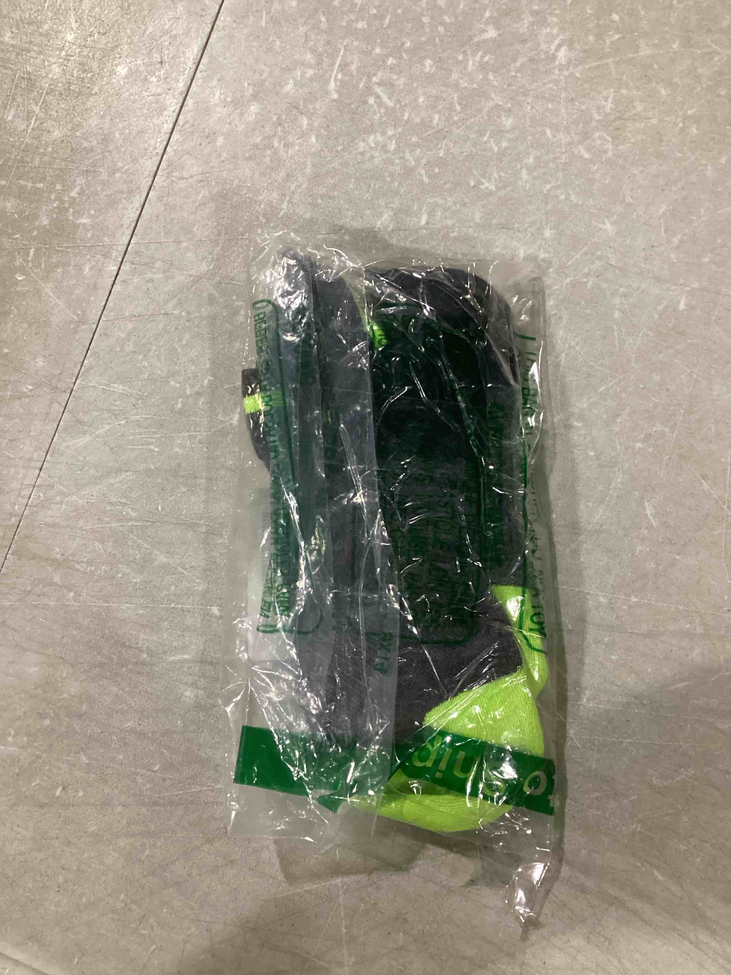 https://s3.amazonaws.com/lotting-images-prod/bidfta/PNK2553627_1746033807556.jpeg