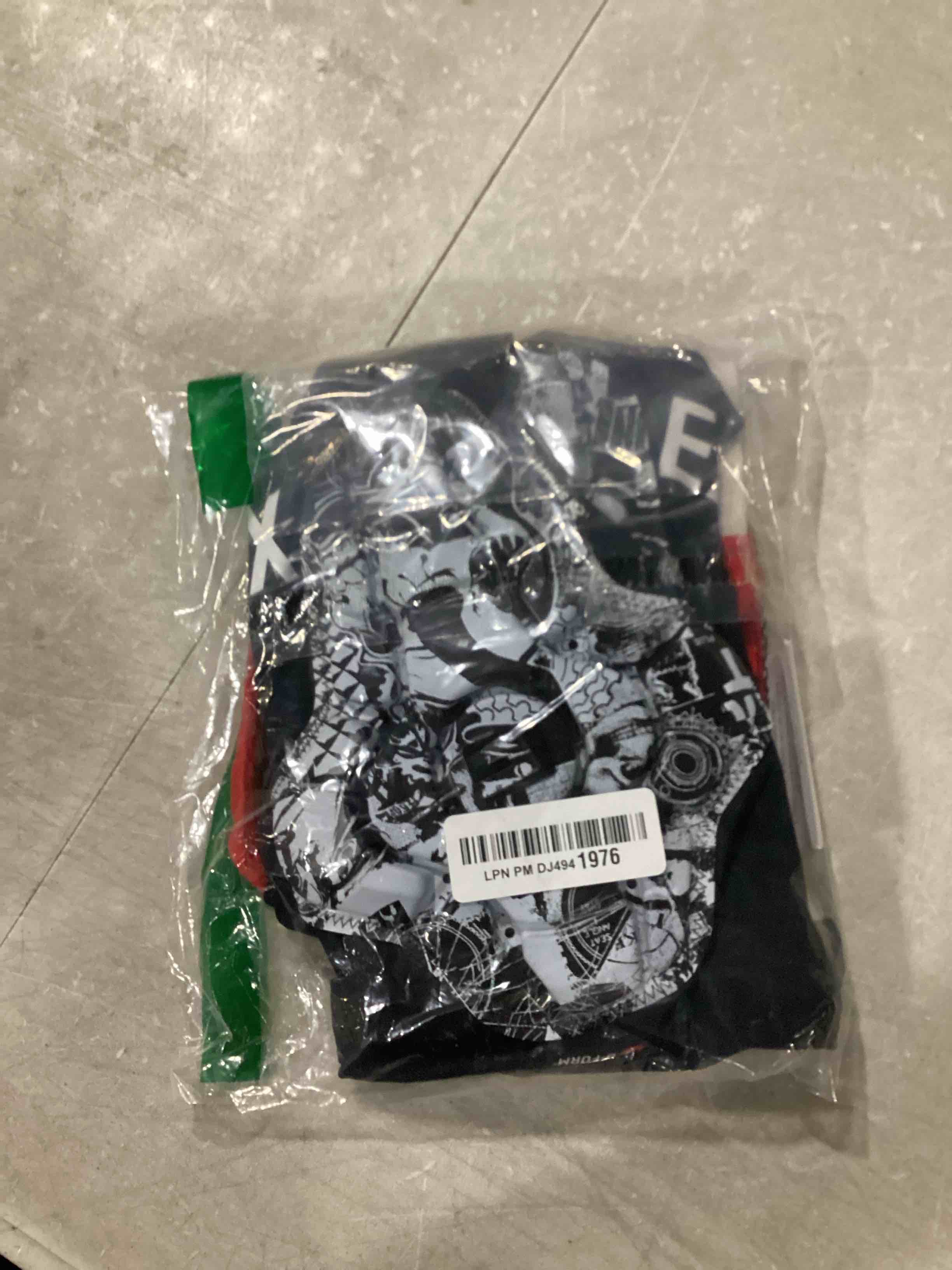 https://s3.amazonaws.com/lotting-images-prod/bidfta/PNK2553674_1746098191813.jpeg