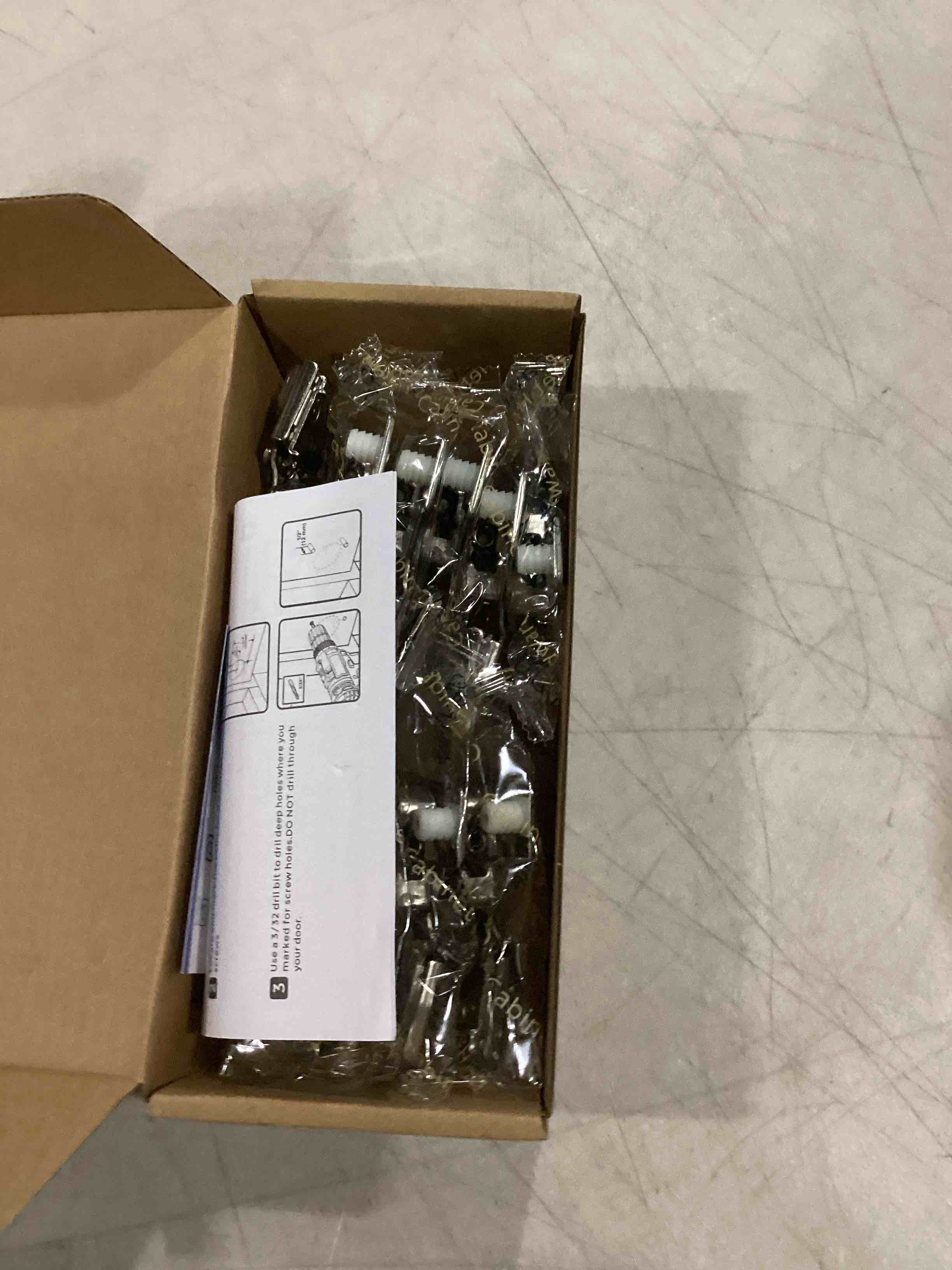 https://s3.amazonaws.com/lotting-images-prod/bidfta/PNK2554066_1746020917924.jpeg
