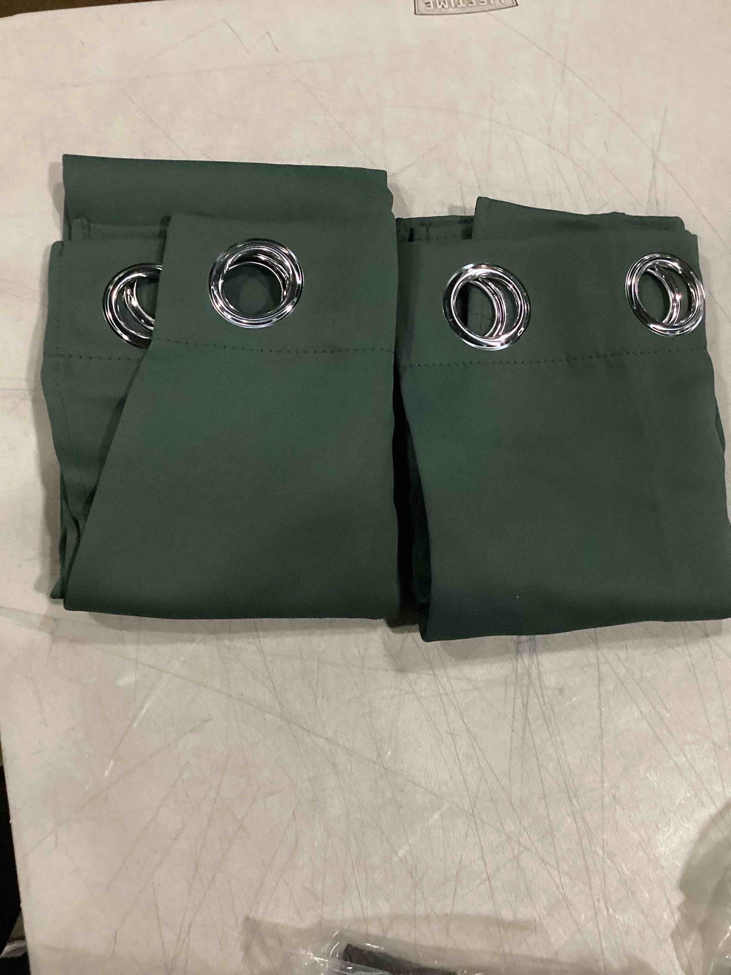 https://s3.amazonaws.com/lotting-images-prod/bidfta/PNK2554101_1746025280808.jpeg