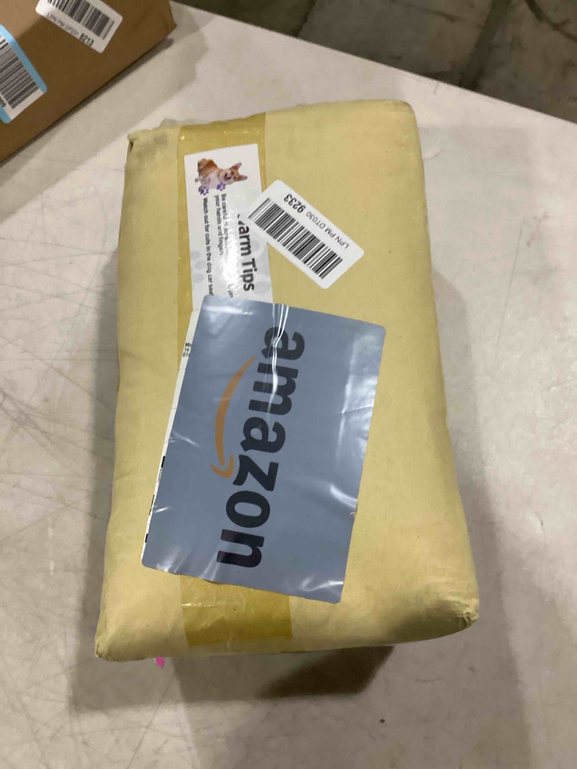 https://s3.amazonaws.com/lotting-images-prod/bidfta/PNK2554119_1746097996633.jpeg