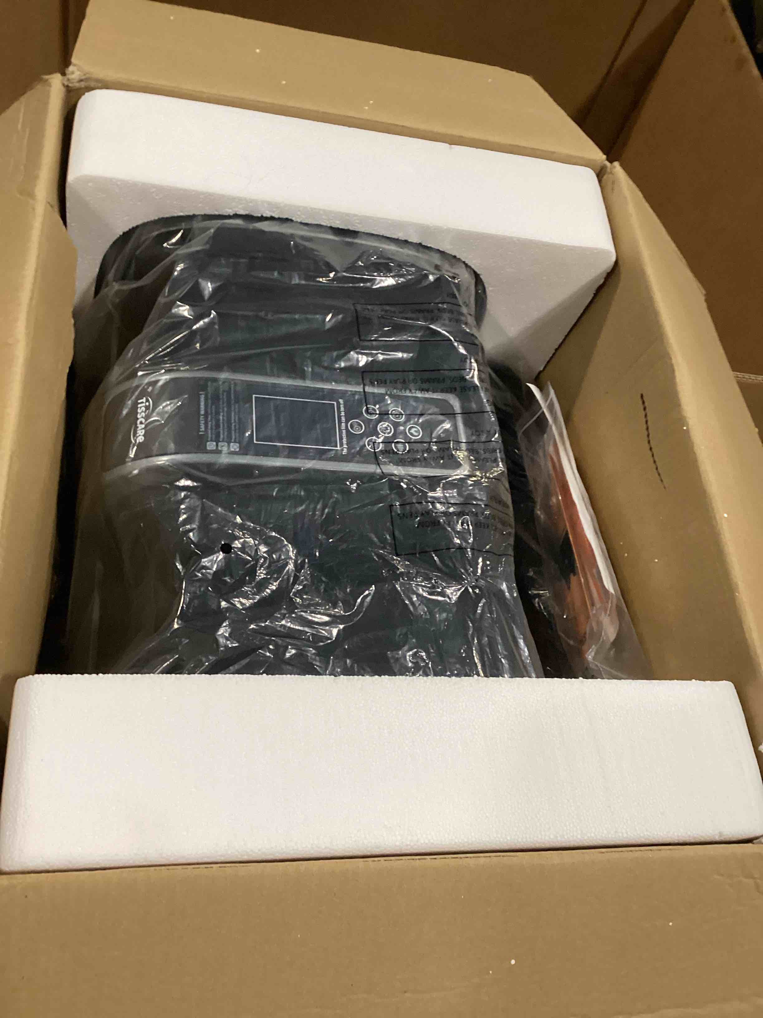 https://s3.amazonaws.com/lotting-images-prod/bidfta/PNK2554592_1746197115502.jpeg