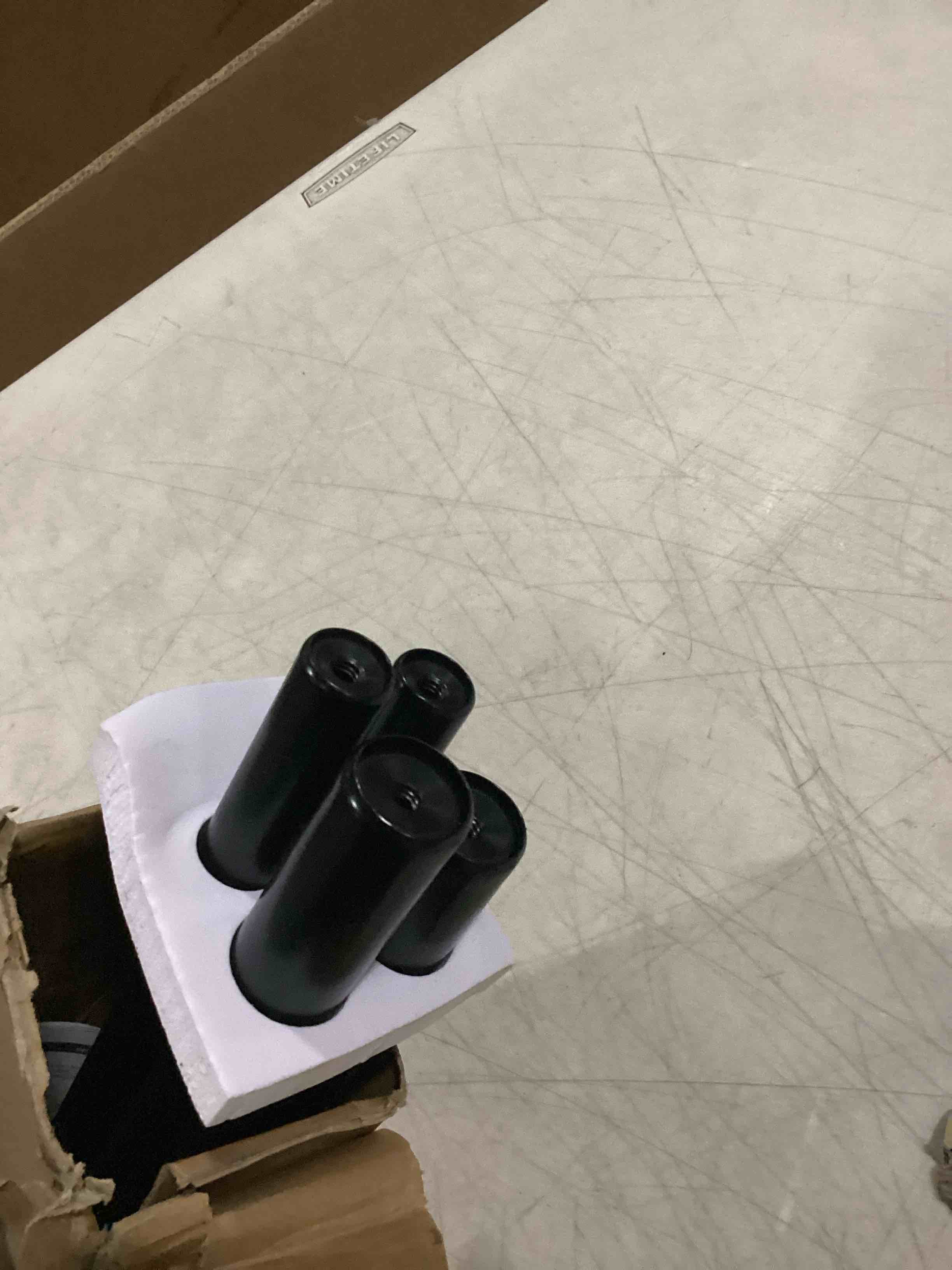 https://s3.amazonaws.com/lotting-images-prod/bidfta/PNK2554639_1746207417751.jpeg