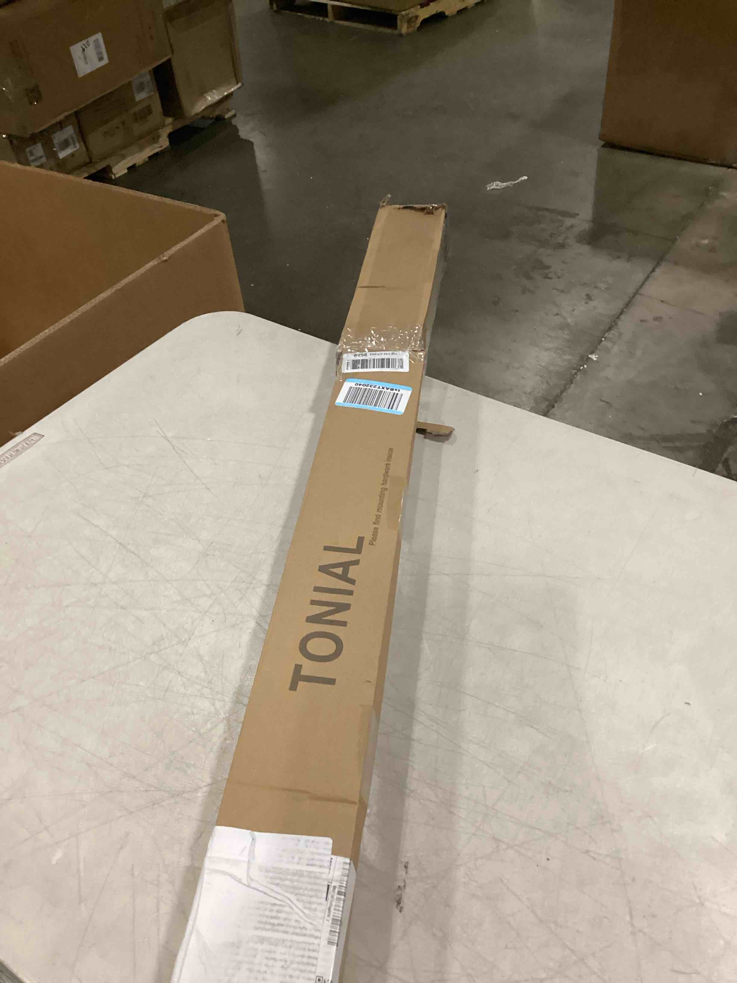 https://s3.amazonaws.com/lotting-images-prod/bidfta/PNK2554639_1746207473426.jpeg