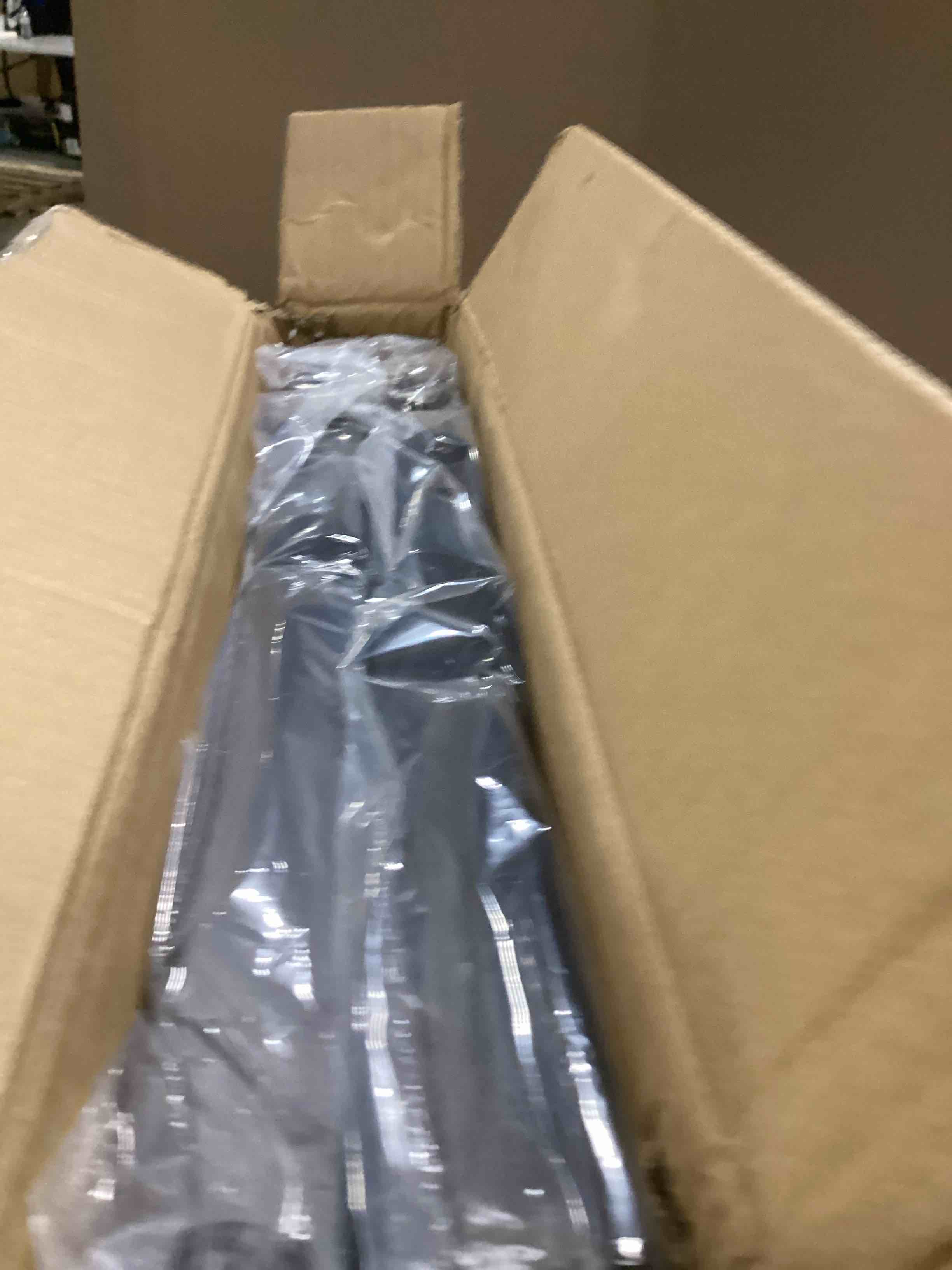 https://s3.amazonaws.com/lotting-images-prod/bidfta/PNK2554812_1746456872368.jpeg