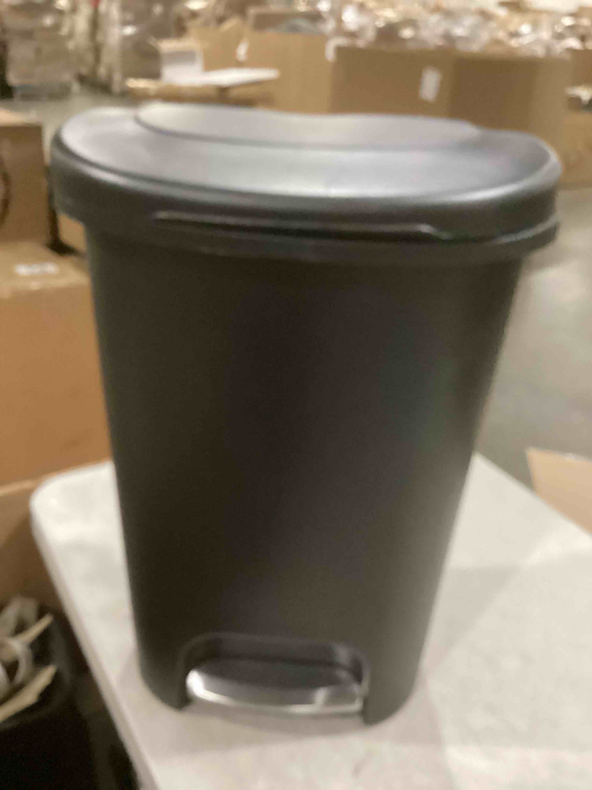 https://s3.amazonaws.com/lotting-images-prod/bidfta/PNK2554919_1746532726637.jpeg