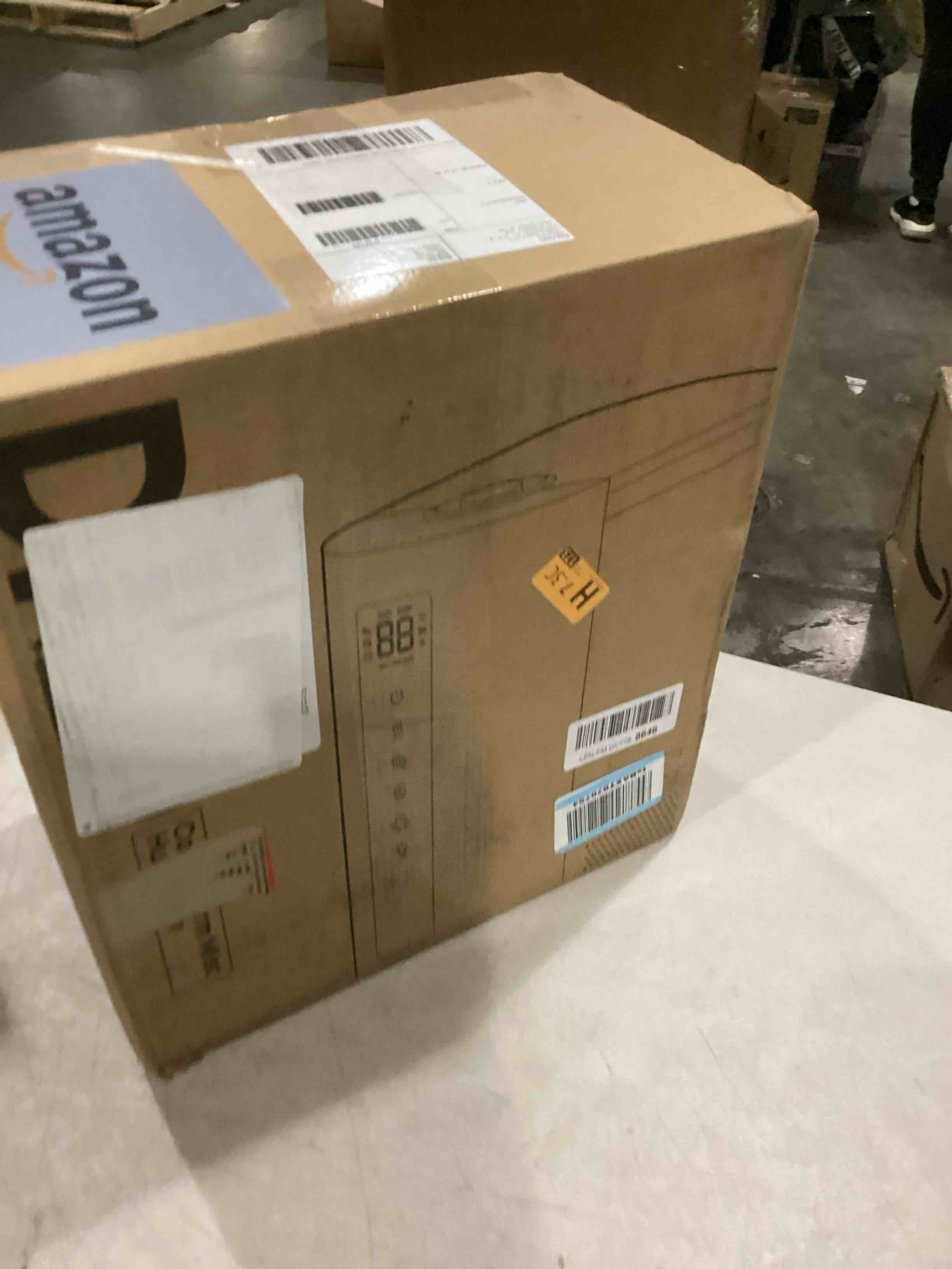 https://s3.amazonaws.com/lotting-images-prod/bidfta/PNK2554960_1746535707591.jpeg