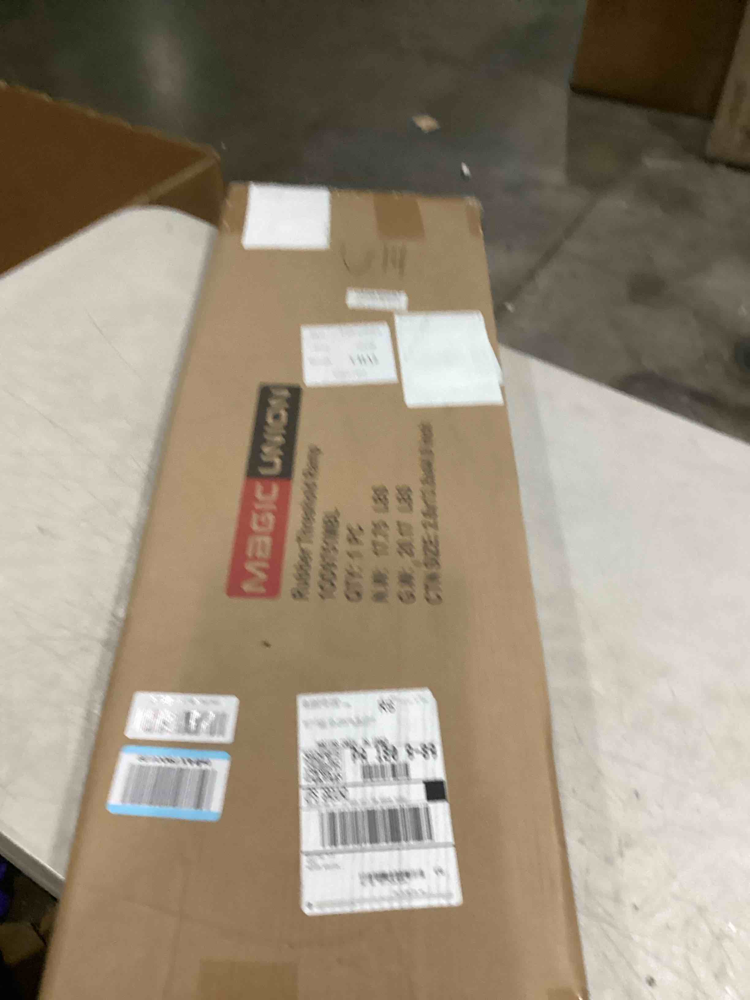 https://s3.amazonaws.com/lotting-images-prod/bidfta/PNK2555012_1746550136644.jpeg