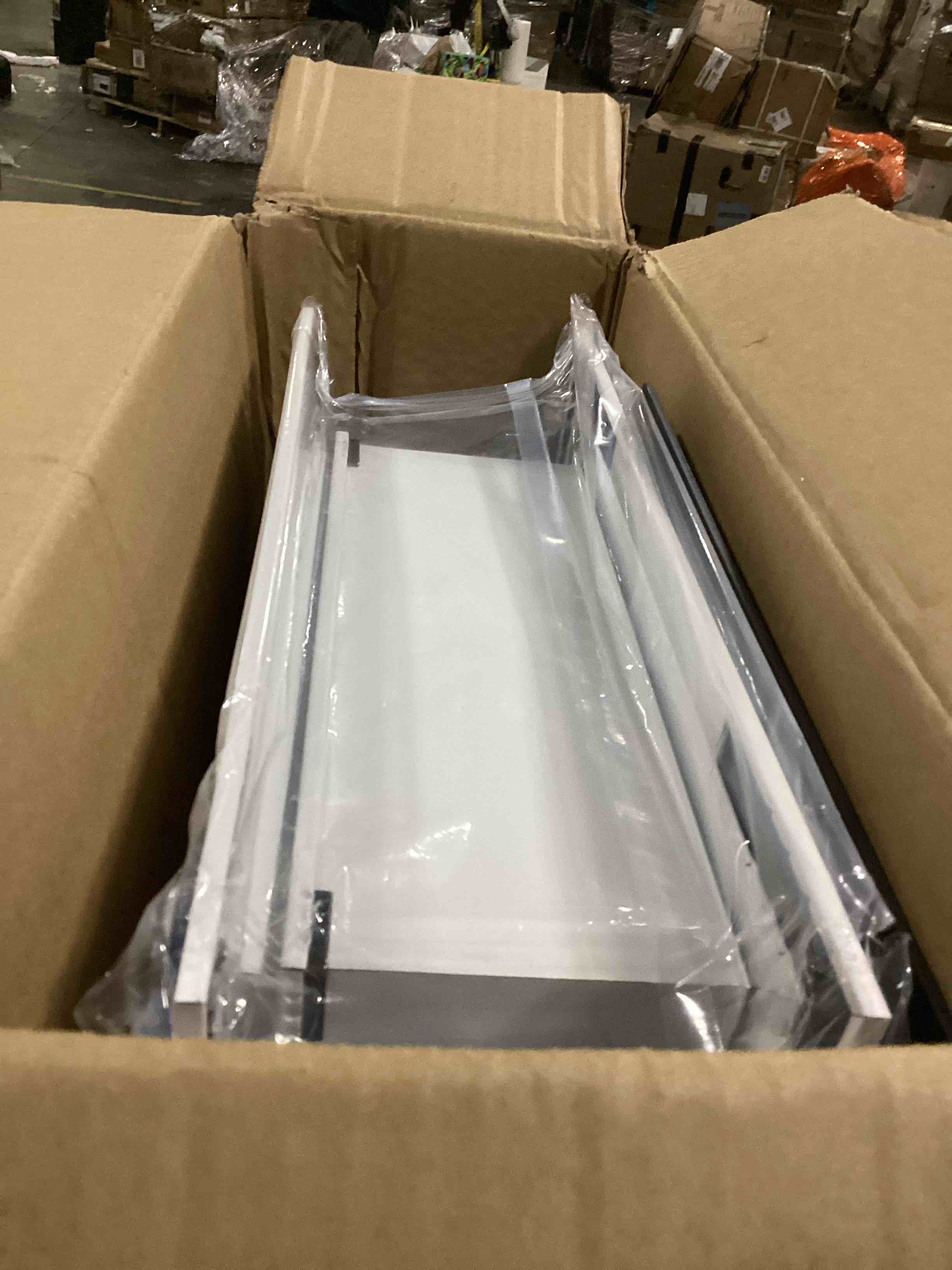 https://s3.amazonaws.com/lotting-images-prod/bidfta/PNK2555026_1746552735482.jpeg