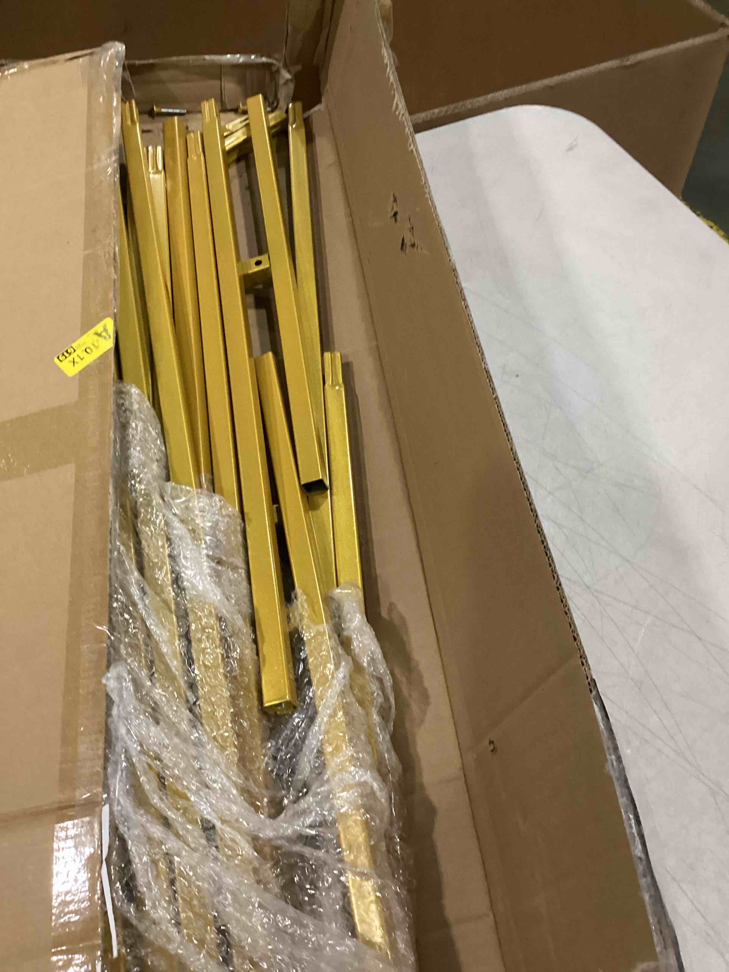 https://s3.amazonaws.com/lotting-images-prod/bidfta/PNK2555122_1746623252252.jpeg