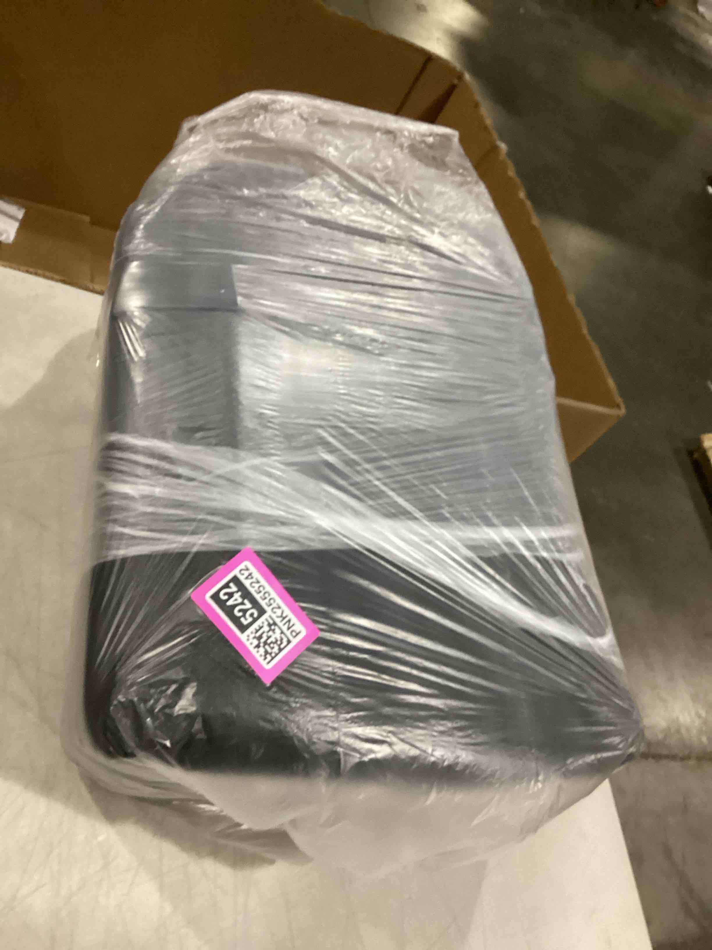 https://s3.amazonaws.com/lotting-images-prod/bidfta/PNK2555242_1746711823657.jpeg
