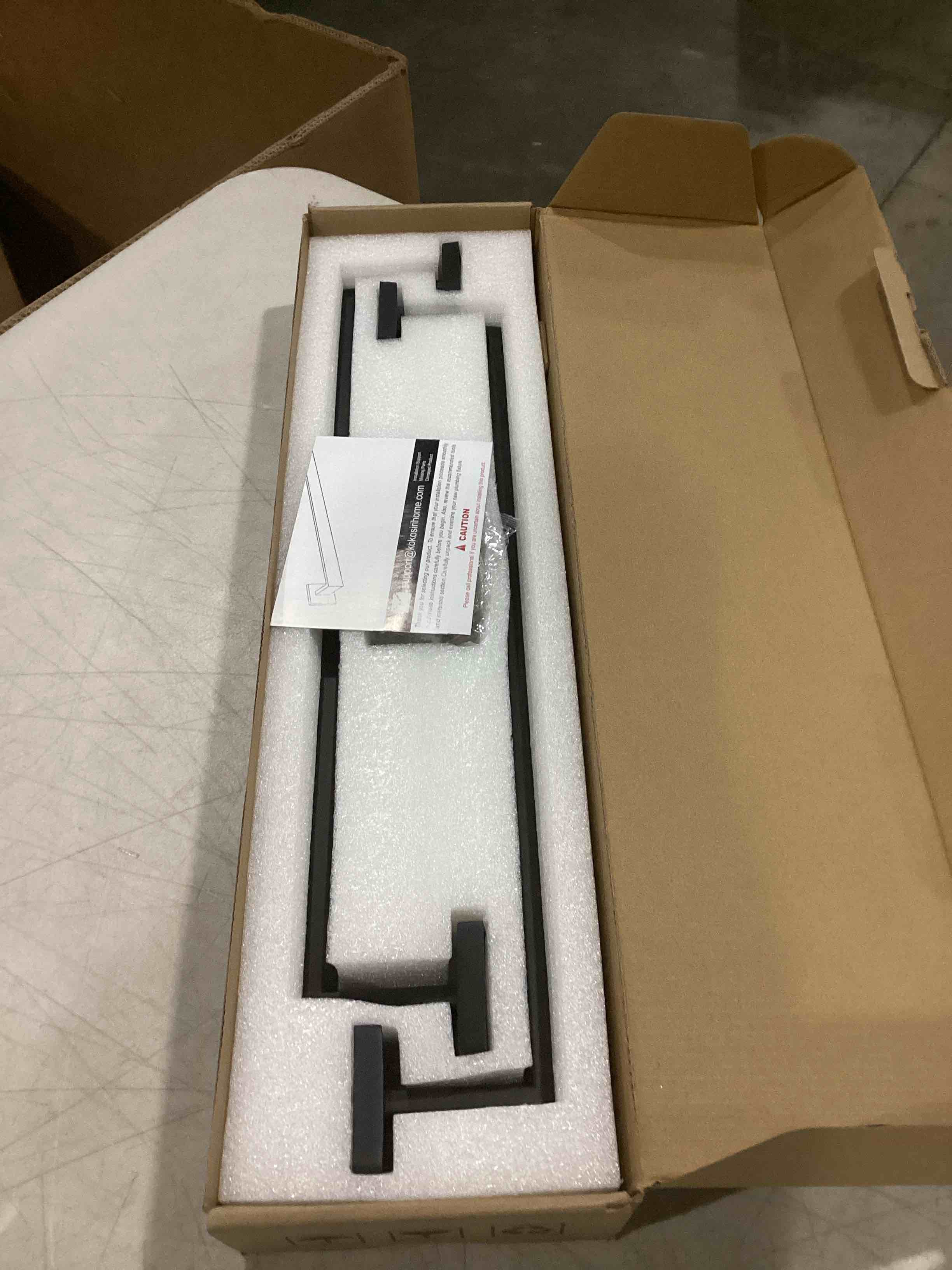 https://s3.amazonaws.com/lotting-images-prod/bidfta/PNK2555376_1746797587950.jpeg