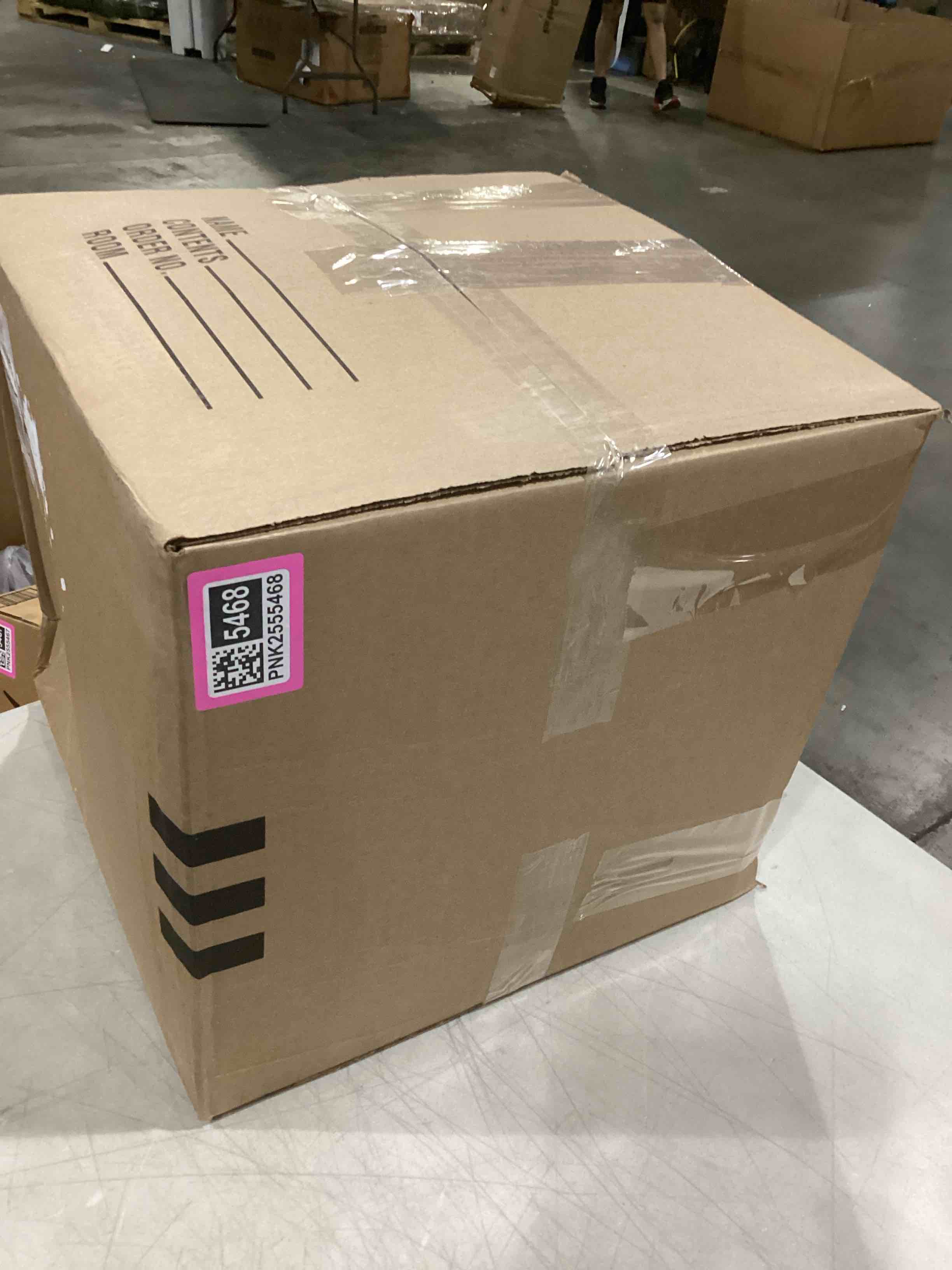 https://s3.amazonaws.com/lotting-images-prod/bidfta/PNK2555468_1747054220182.jpeg