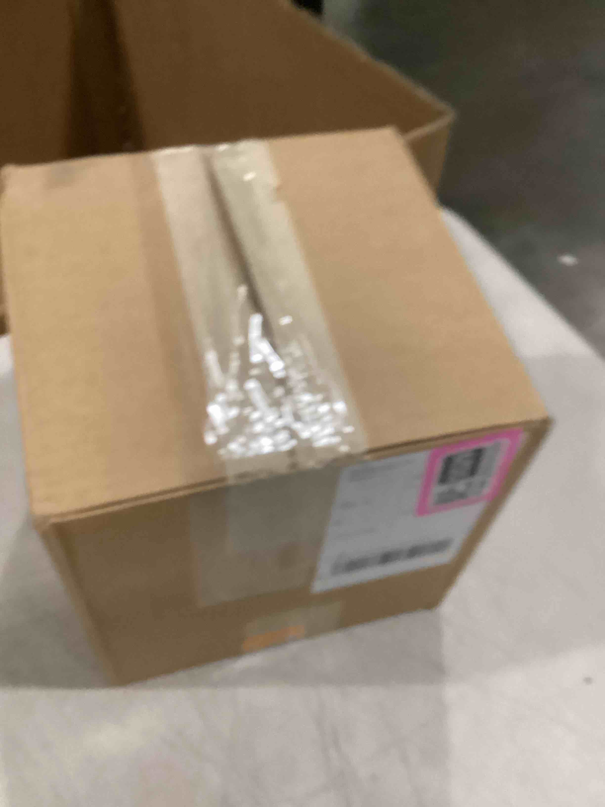 https://s3.amazonaws.com/lotting-images-prod/bidfta/PNK2555529_1747069441967.jpeg