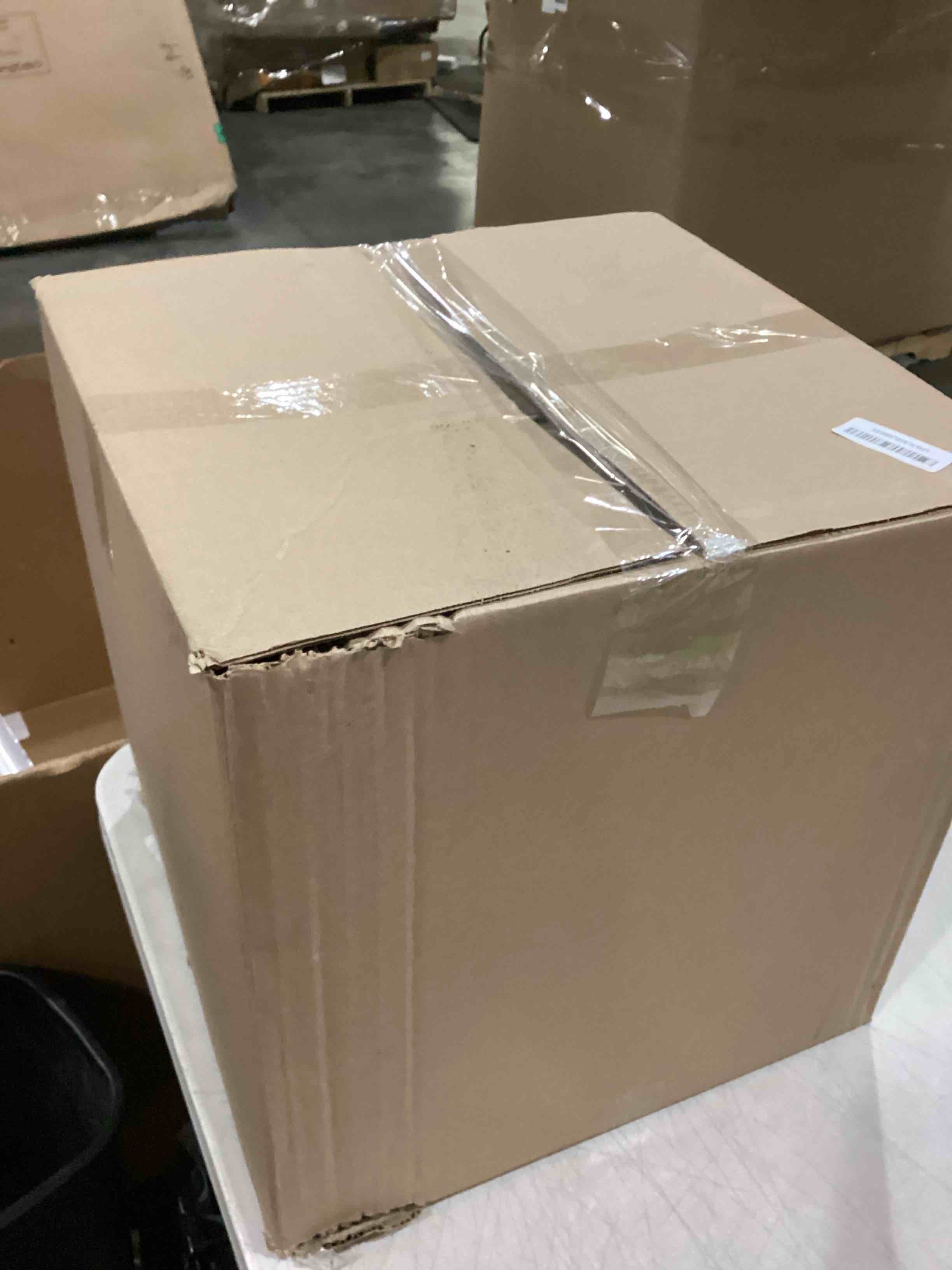 https://s3.amazonaws.com/lotting-images-prod/bidfta/PNK2555911_1747320844809.jpeg
