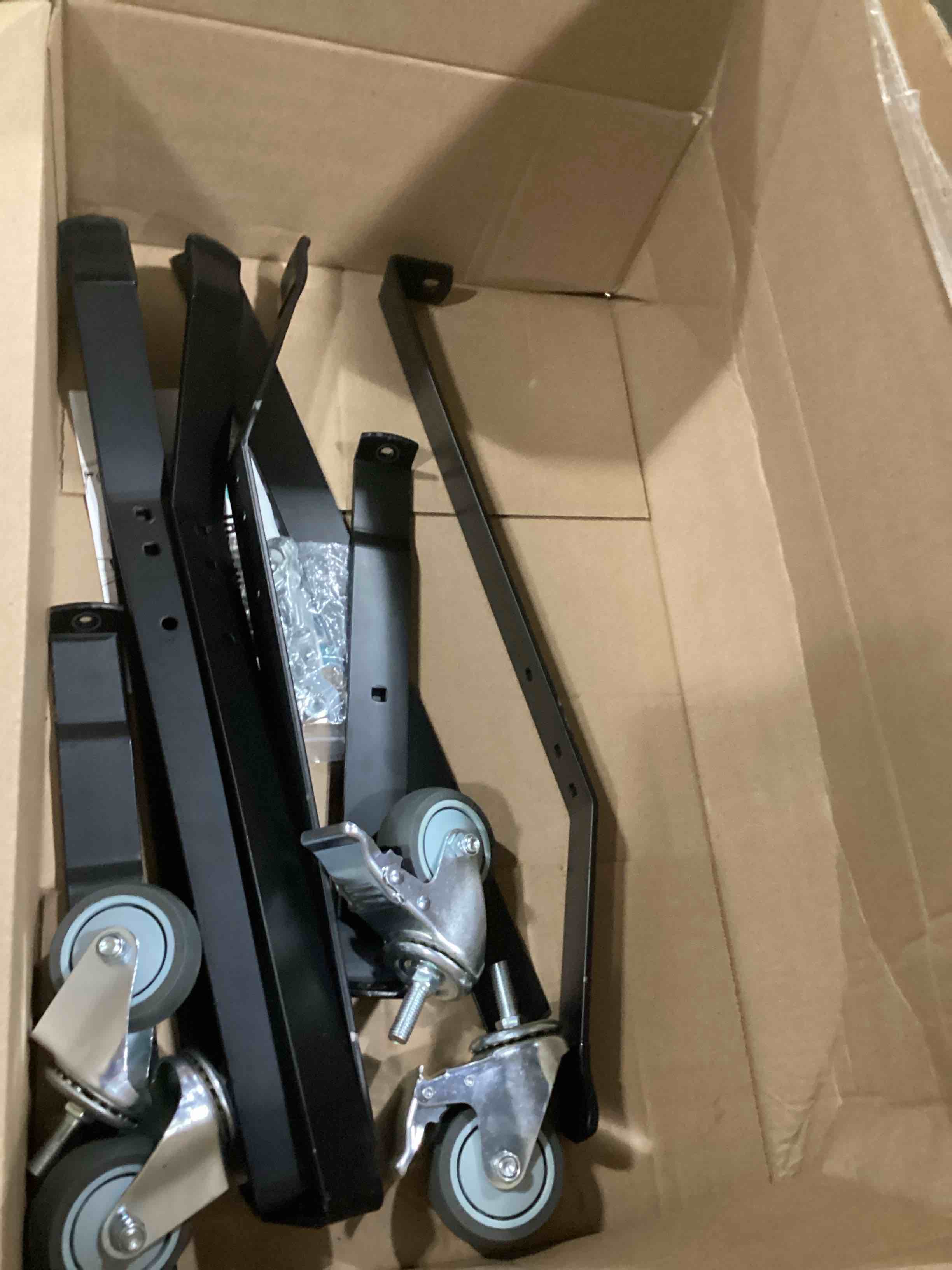 https://s3.amazonaws.com/lotting-images-prod/bidfta/PNK2556176_1747754190365.jpeg
