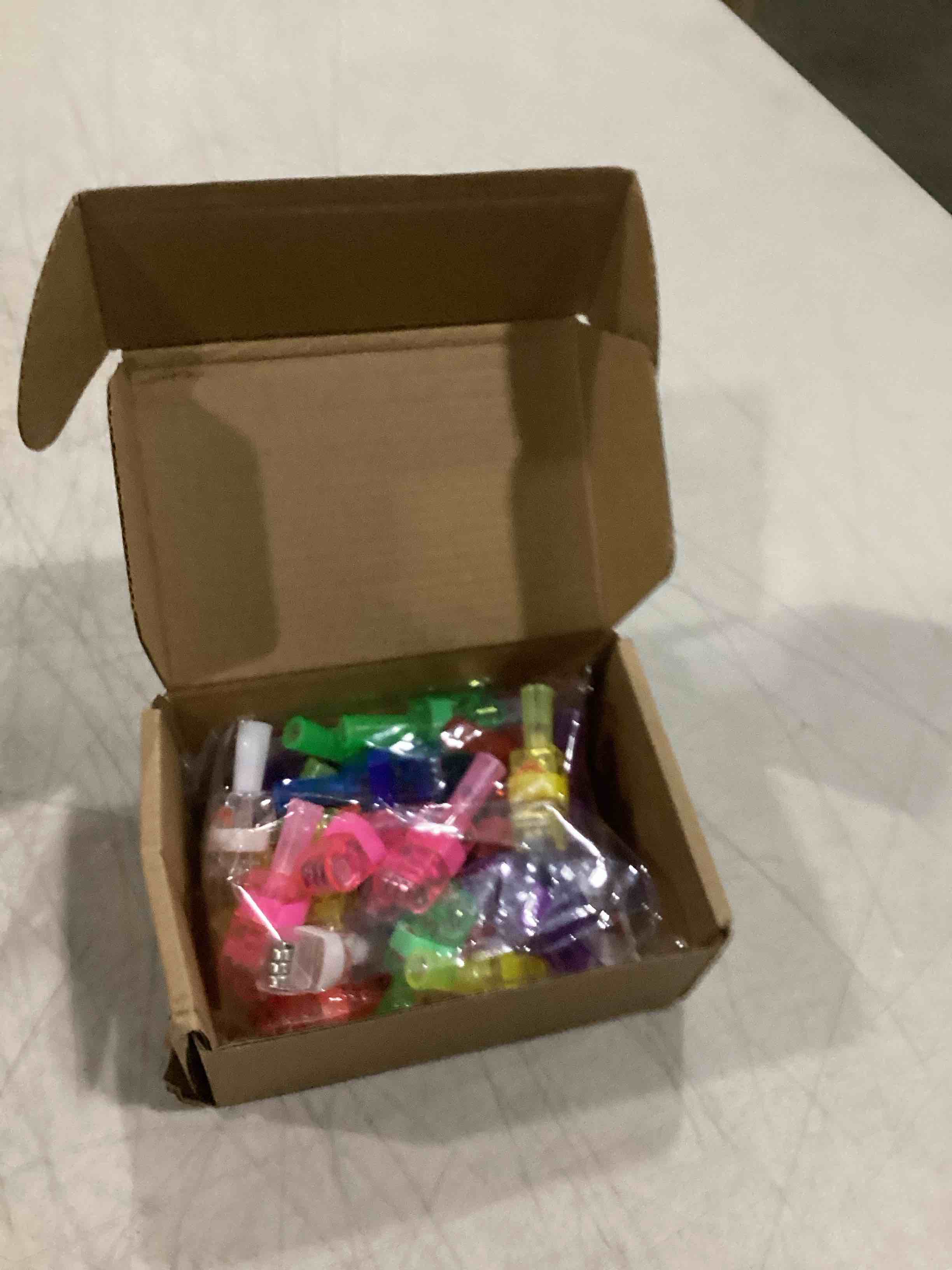 https://s3.amazonaws.com/lotting-images-prod/bidfta/PNK2556195_1747756479118.jpeg