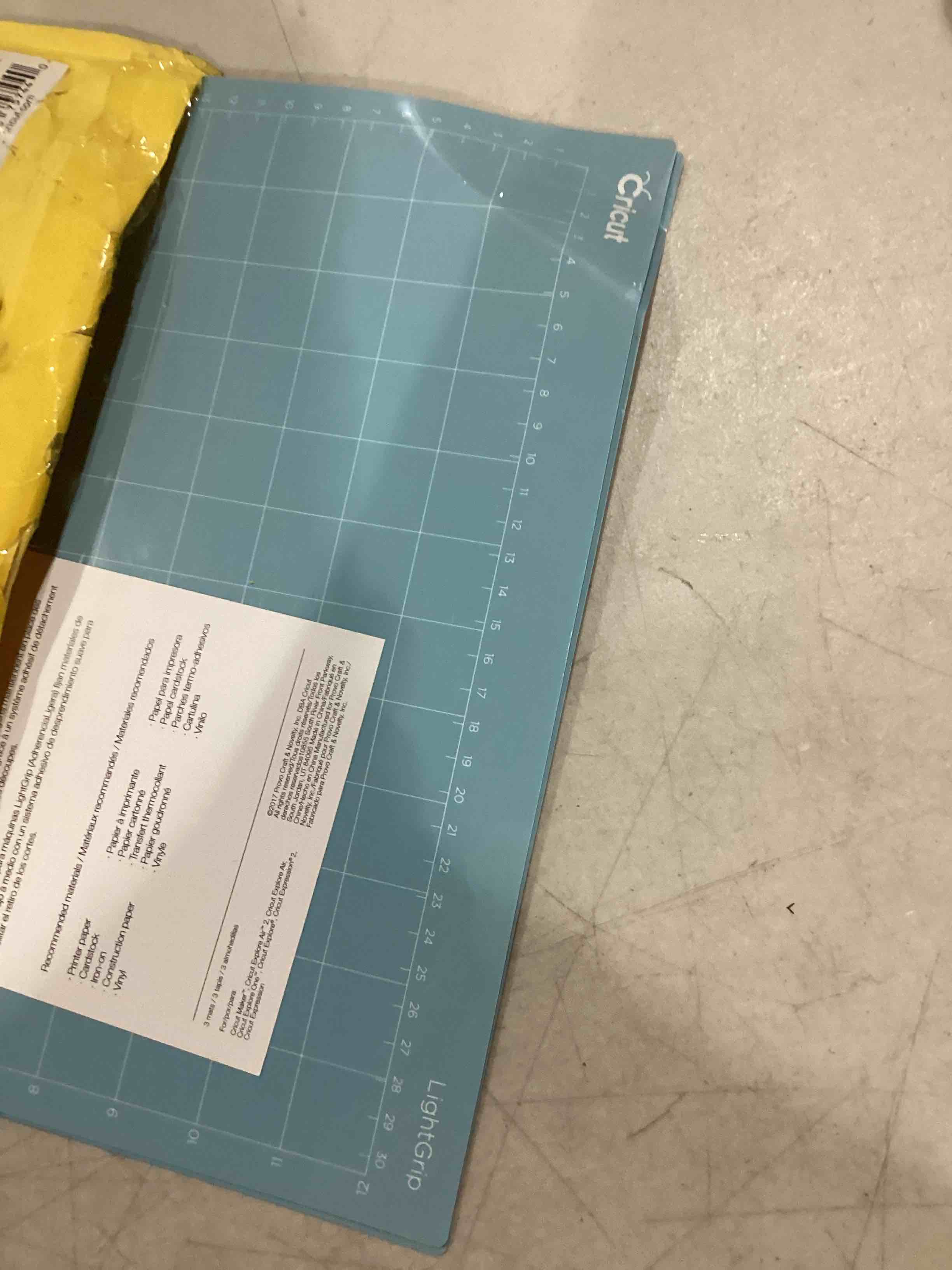 https://s3.amazonaws.com/lotting-images-prod/bidfta/PNK2556229_1747761274528.jpeg