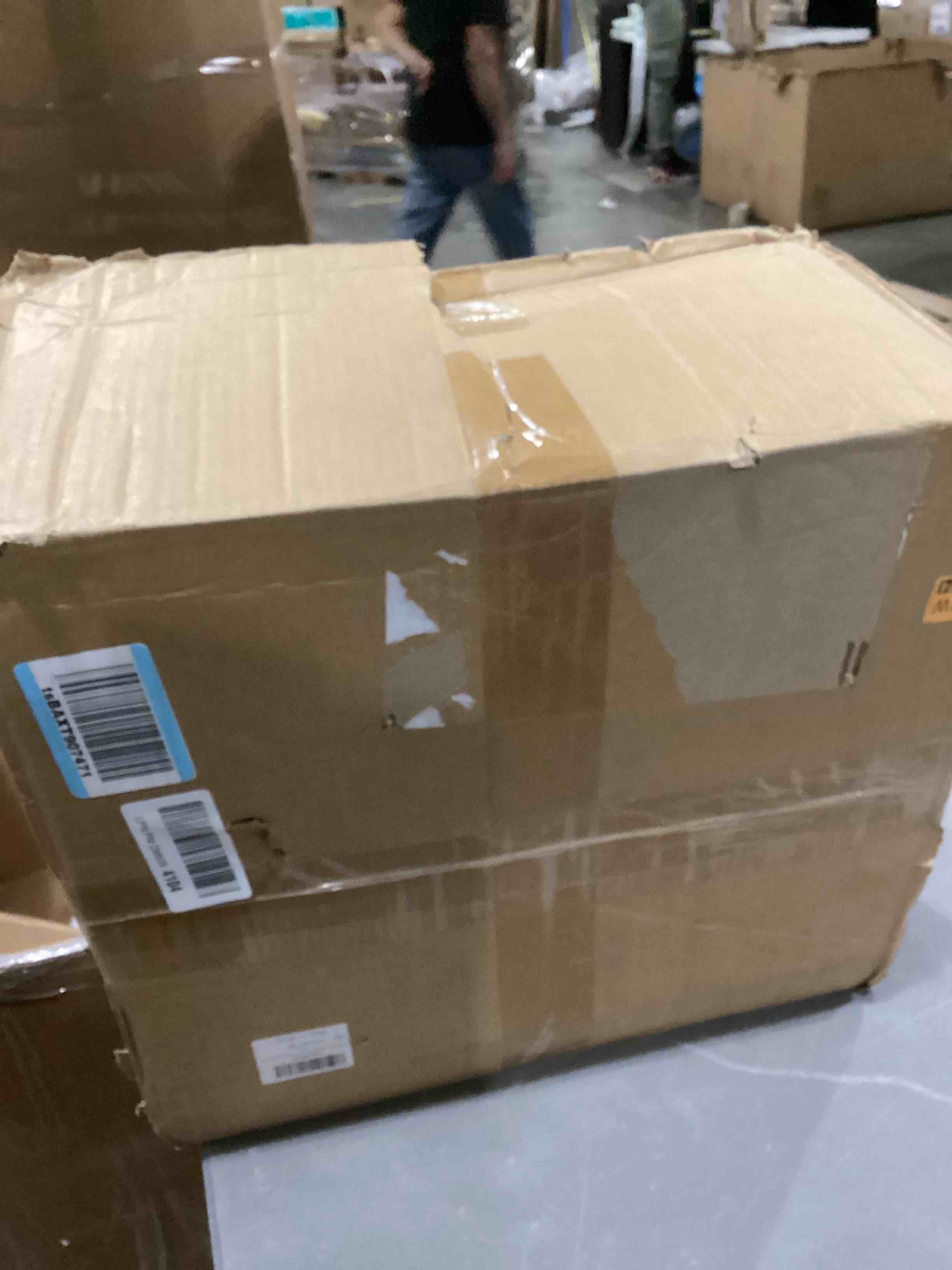 https://s3.amazonaws.com/lotting-images-prod/bidfta/PNK2557061_1745495702227.jpeg