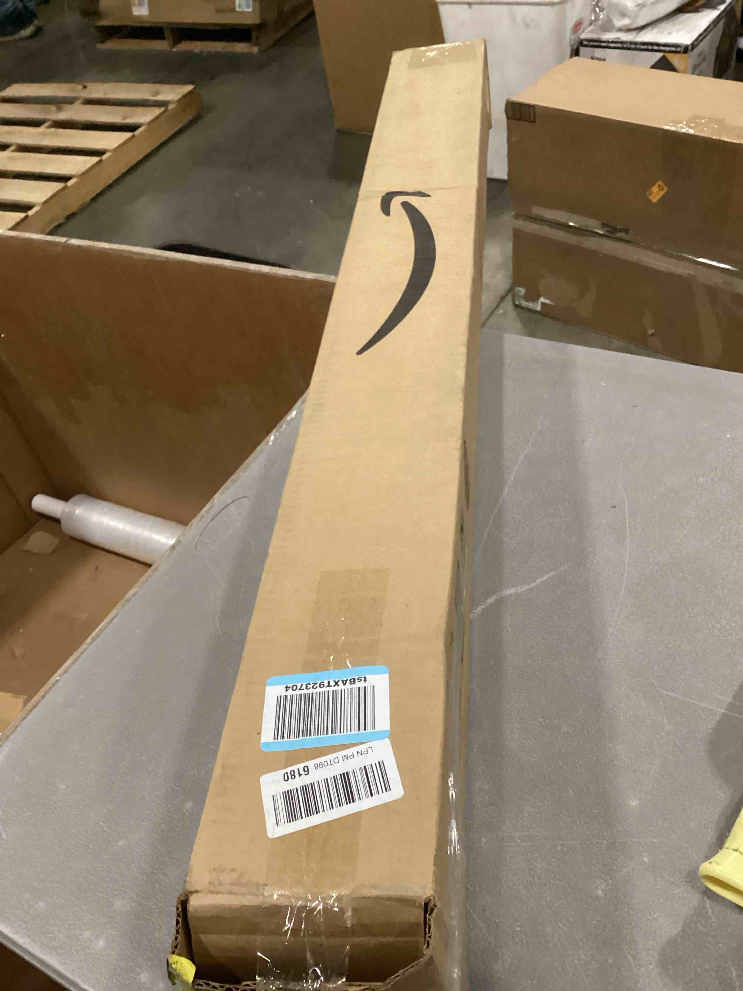 https://s3.amazonaws.com/lotting-images-prod/bidfta/PNK2557062_1745495797518.jpeg