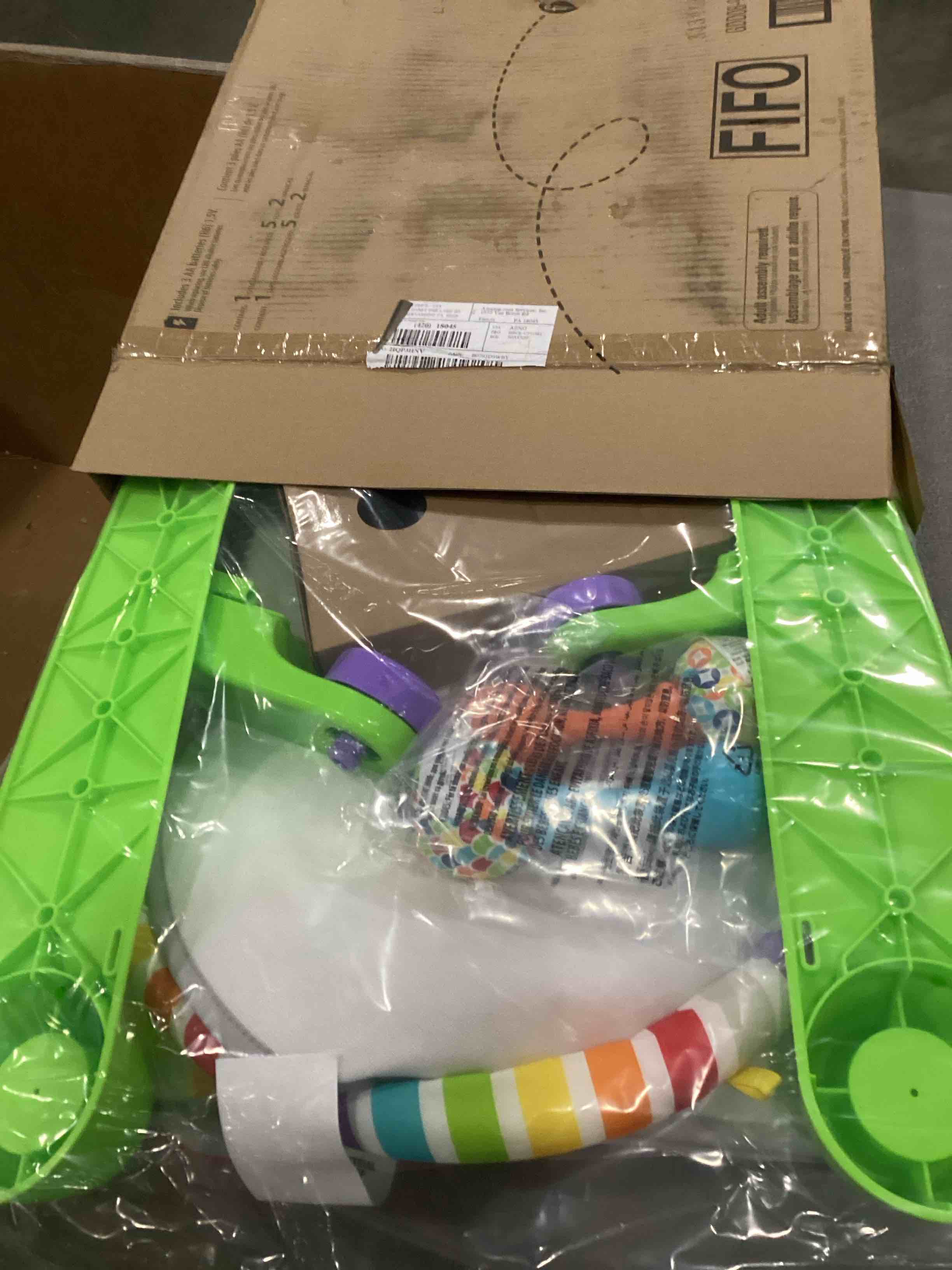 https://s3.amazonaws.com/lotting-images-prod/bidfta/PNK2557091_1745499479165.jpeg