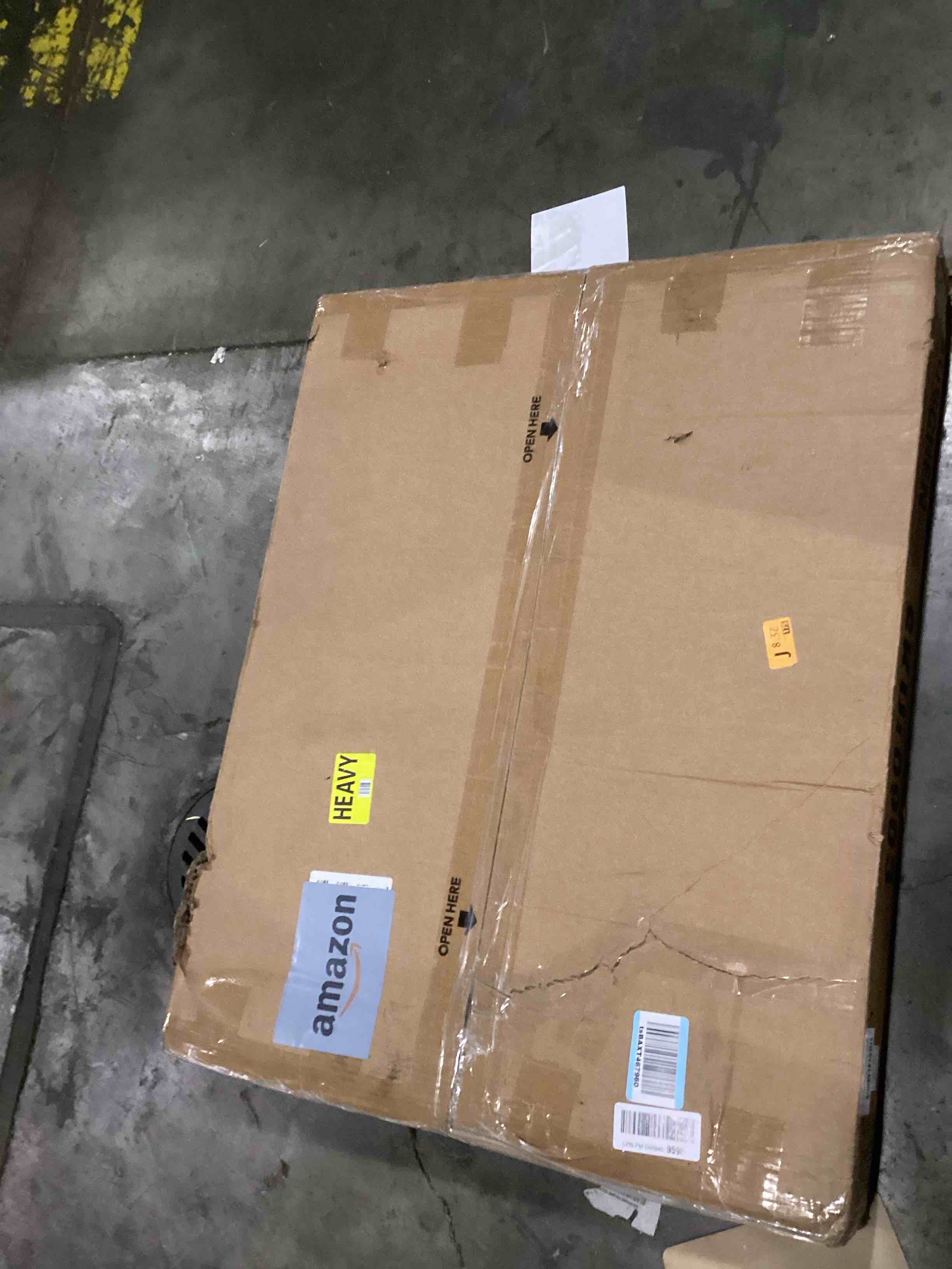 https://s3.amazonaws.com/lotting-images-prod/bidfta/PNK2557112_1745502934108.jpeg