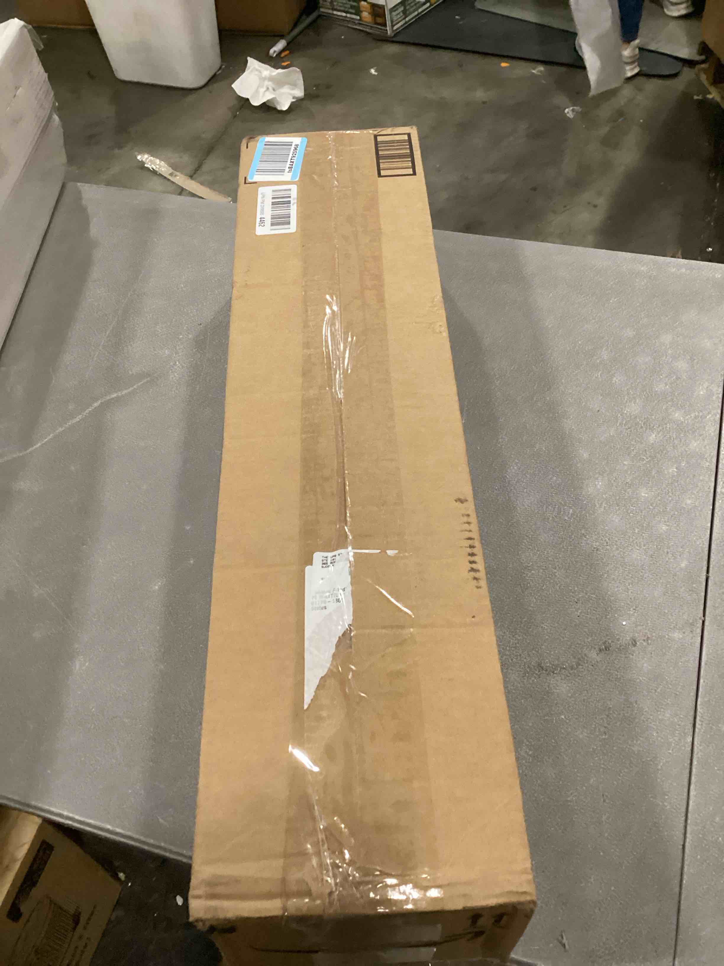 https://s3.amazonaws.com/lotting-images-prod/bidfta/PNK2557181_1745516170042.jpeg